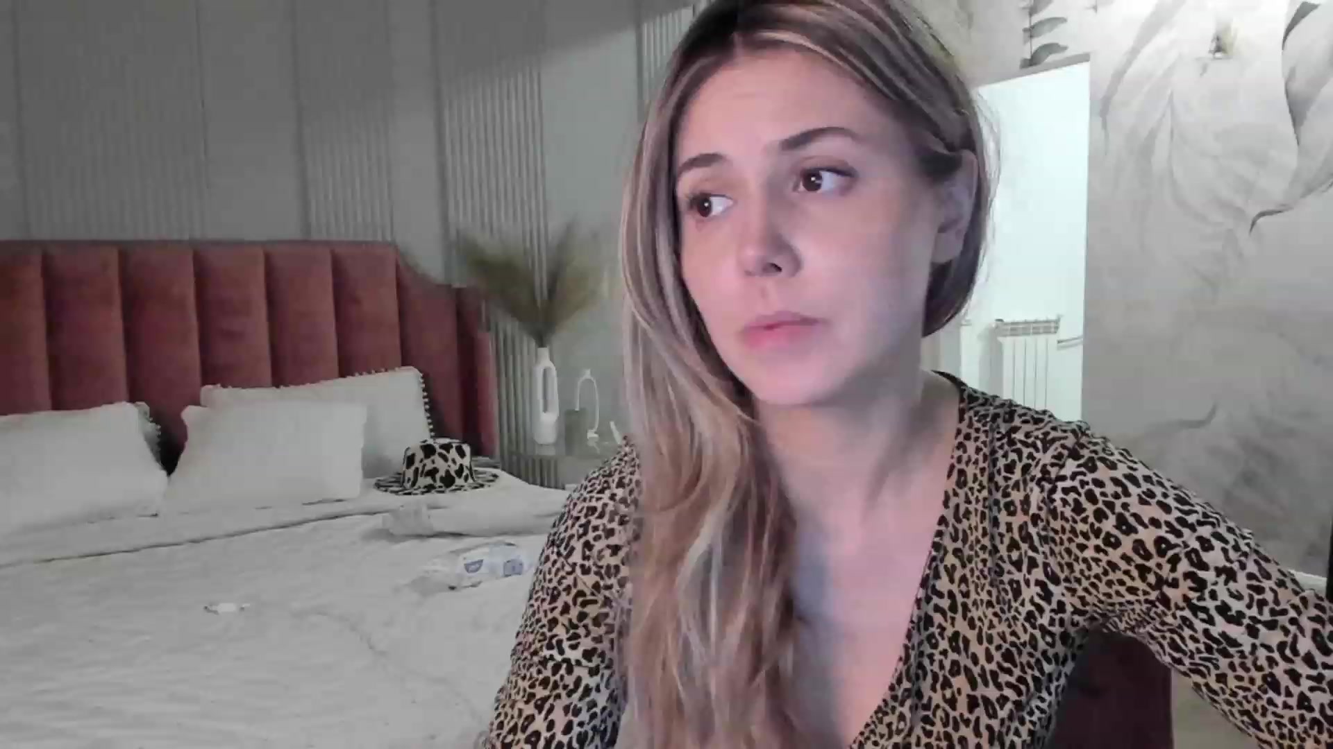 Gallery image thumbnail from NellieCutest's myfreecams stream on, 05/07/2023, 21:20 image 2 of 20