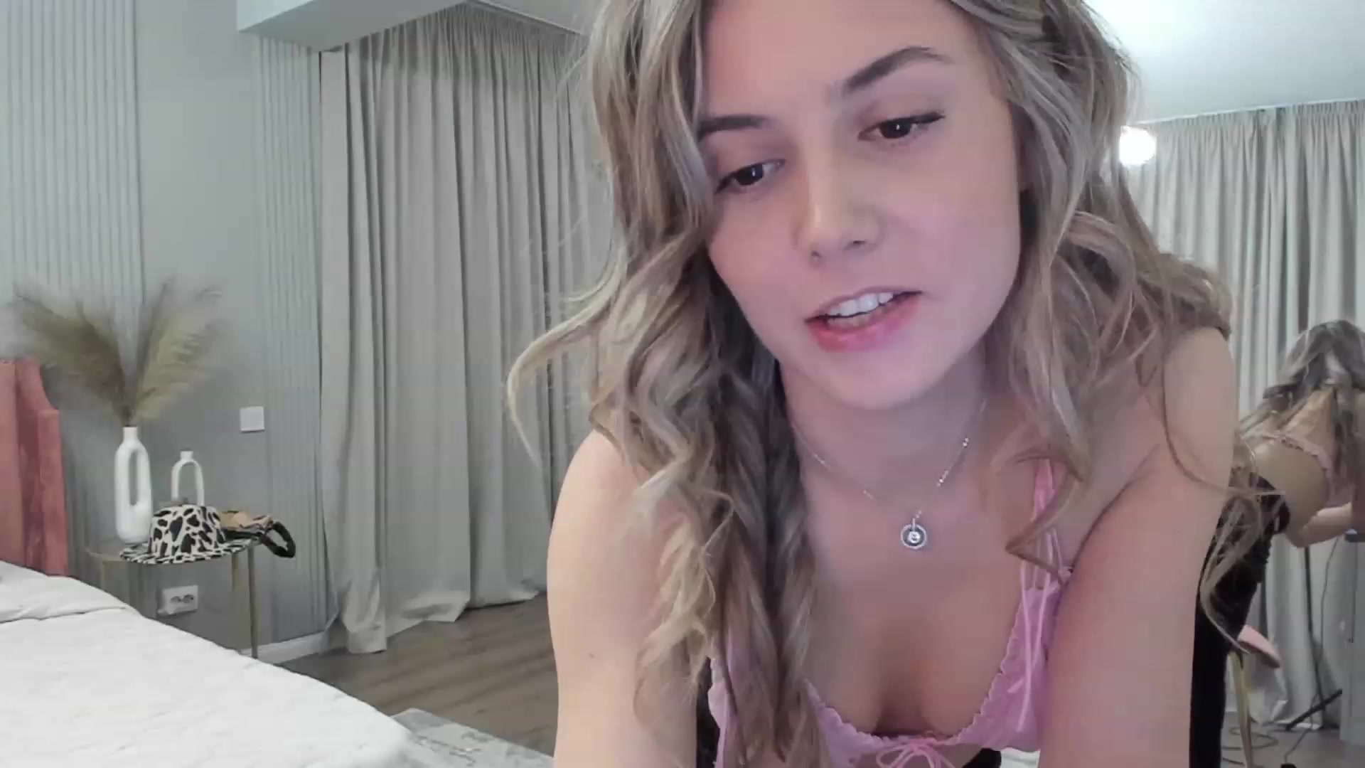 Gallery image thumbnail from NellieCutest's myfreecams stream on, 05/12/2023, 20:51 image 9 of 20