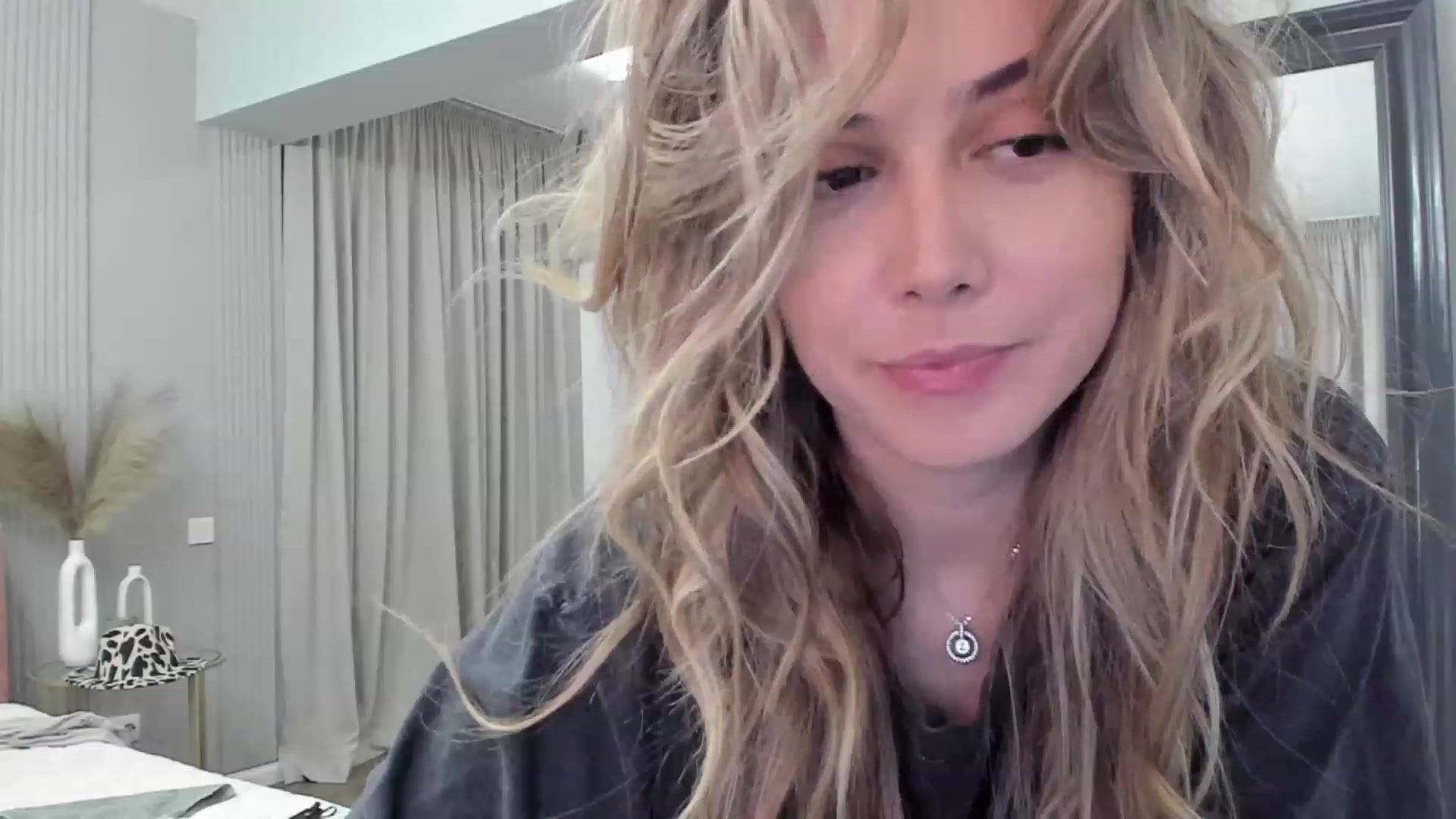 Gallery image thumbnail from NellieCutest's myfreecams stream on, 05/14/2023, 21:57 image 3 of 20