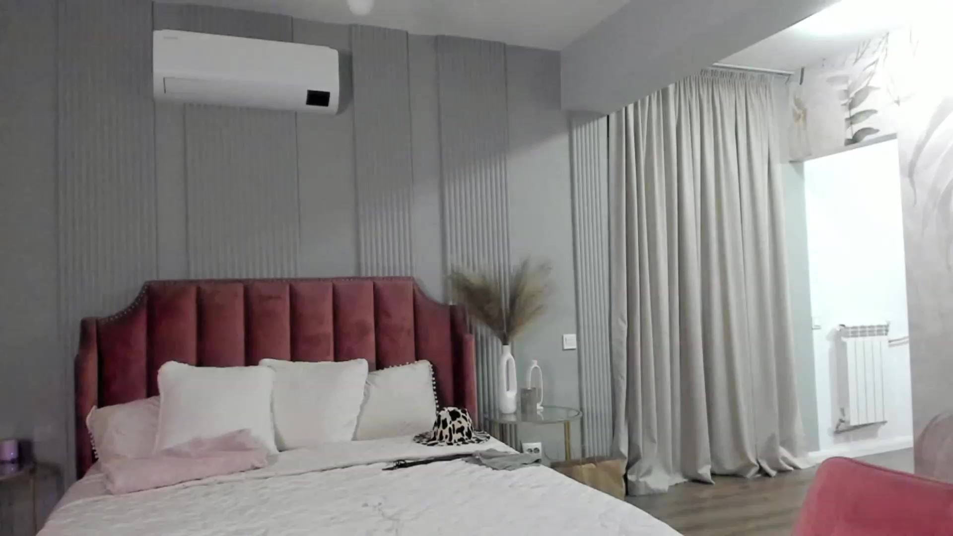 Gallery image thumbnail from NellieCutest's myfreecams stream on, 05/20/2023, 22:27 image 3 of 20
