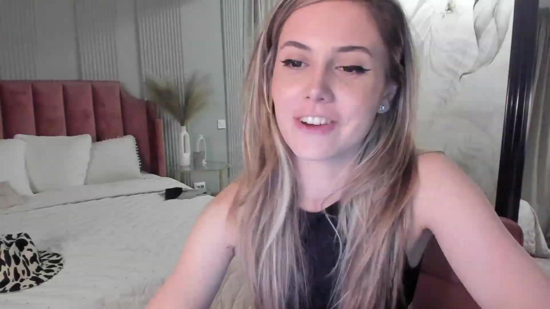 Gallery image thumbnail from NellieCutest's myfreecams stream on, 05/21/2023, 21:08 image 20 of 20