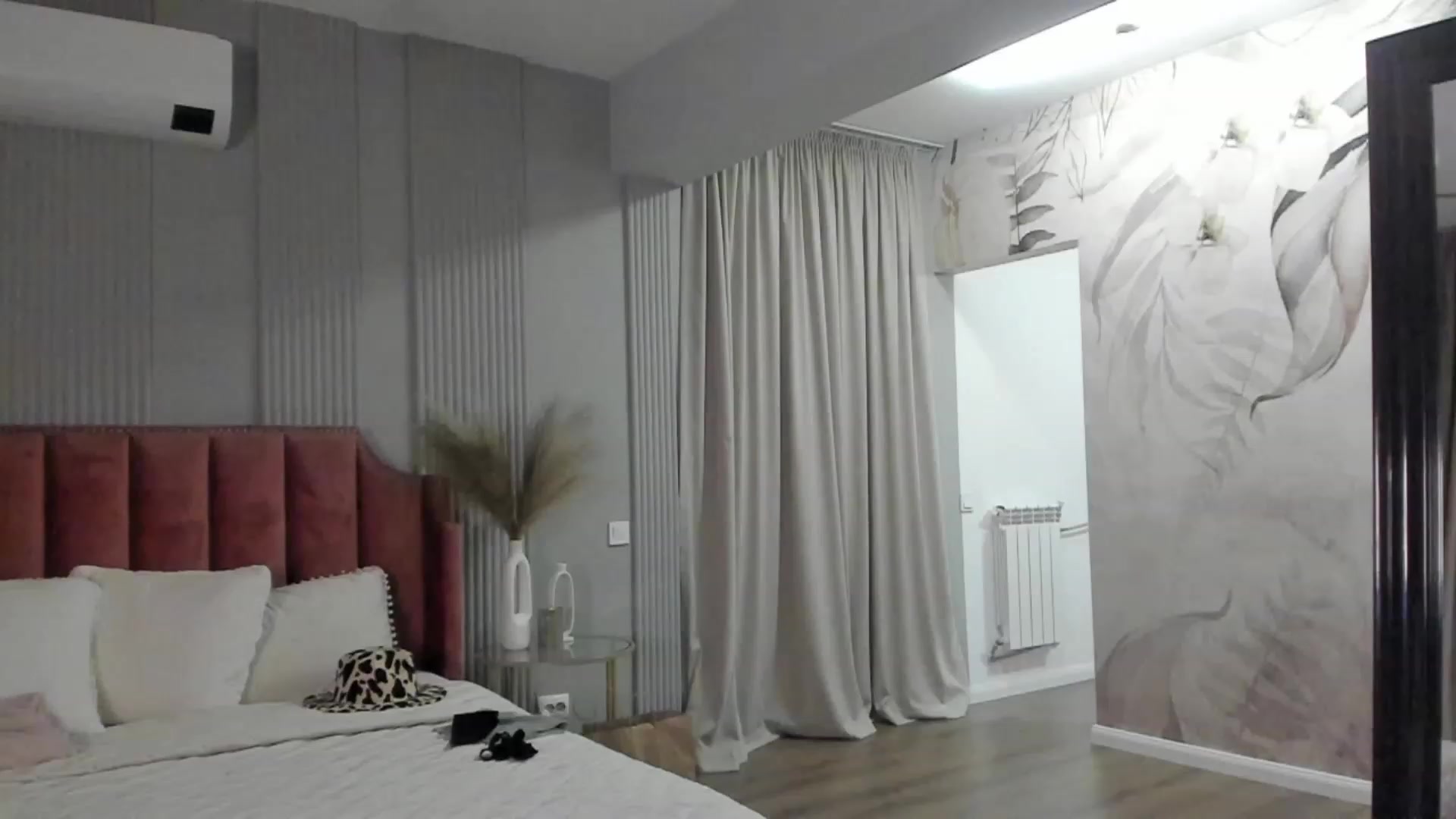 Gallery image thumbnail from NellieCutest's myfreecams stream on, 05/21/2023, 21:08 image 1 of 20