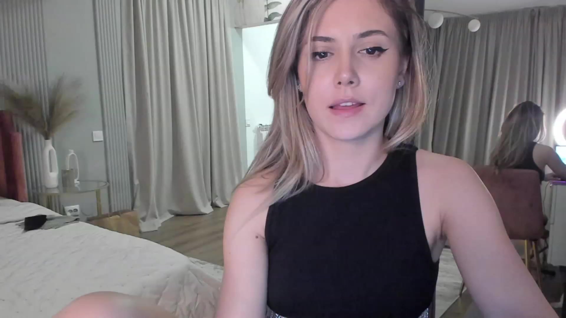 Gallery image thumbnail from NellieCutest's myfreecams stream on, 05/21/2023, 21:08 image 18 of 20
