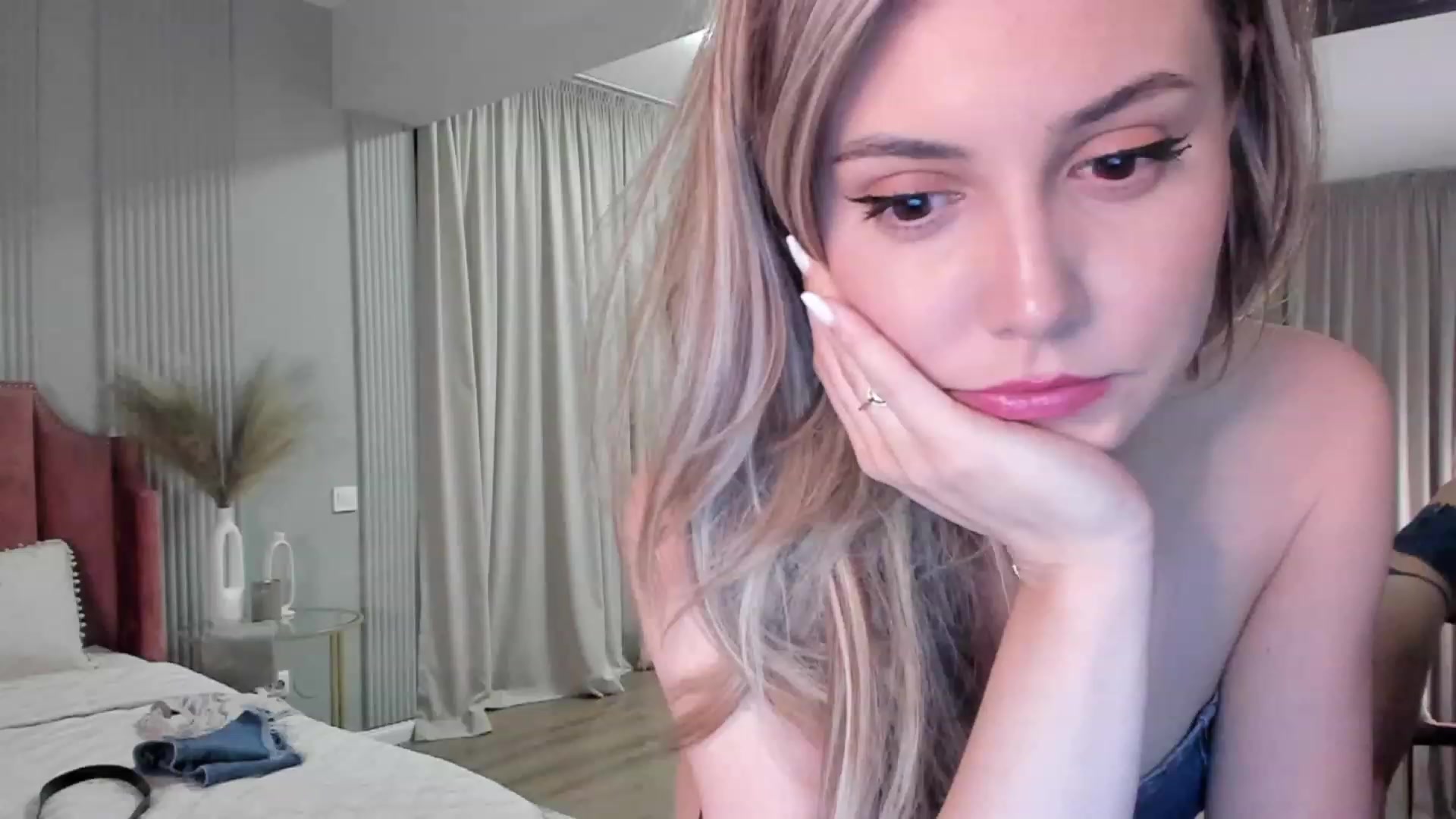Gallery image thumbnail from NellieCutest's myfreecams stream on, 05/26/2023, 21:48 image 8 of 20