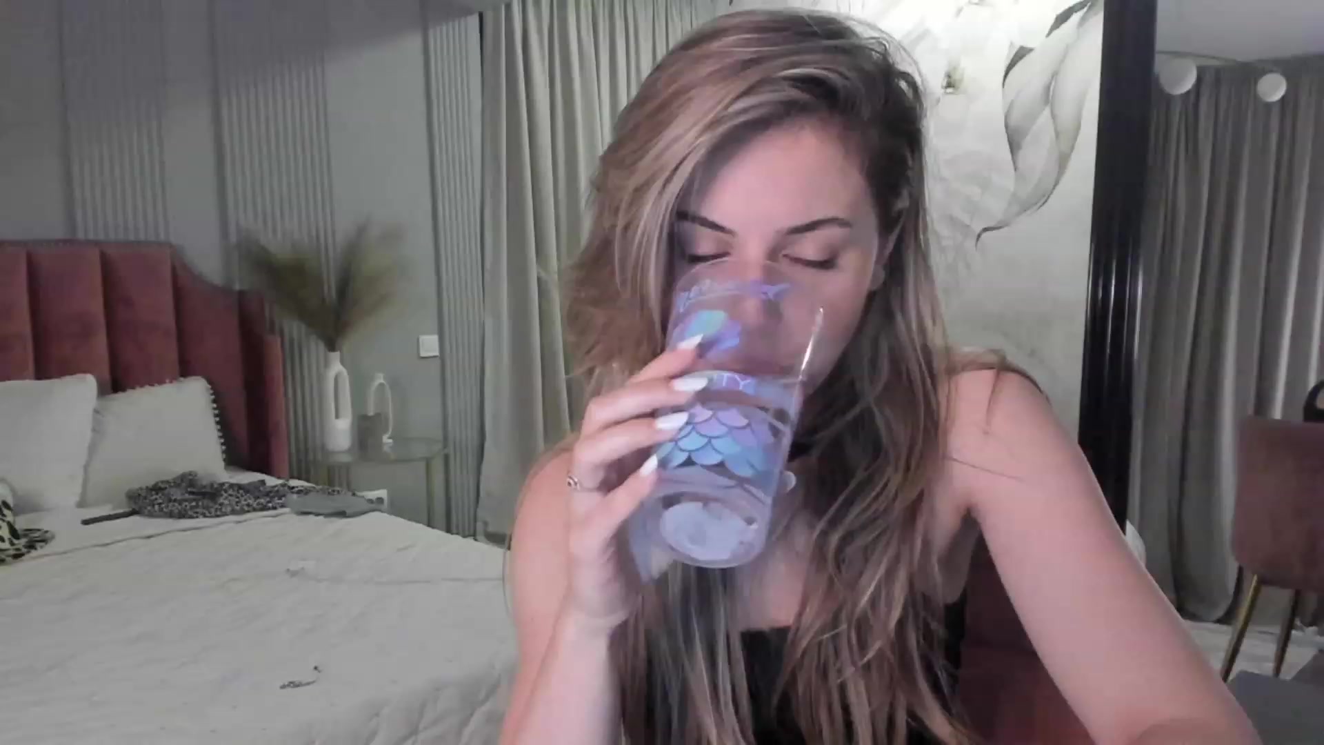Gallery image thumbnail from NellieCutest's myfreecams stream on, 05/28/2023, 20:07 image 5 of 20