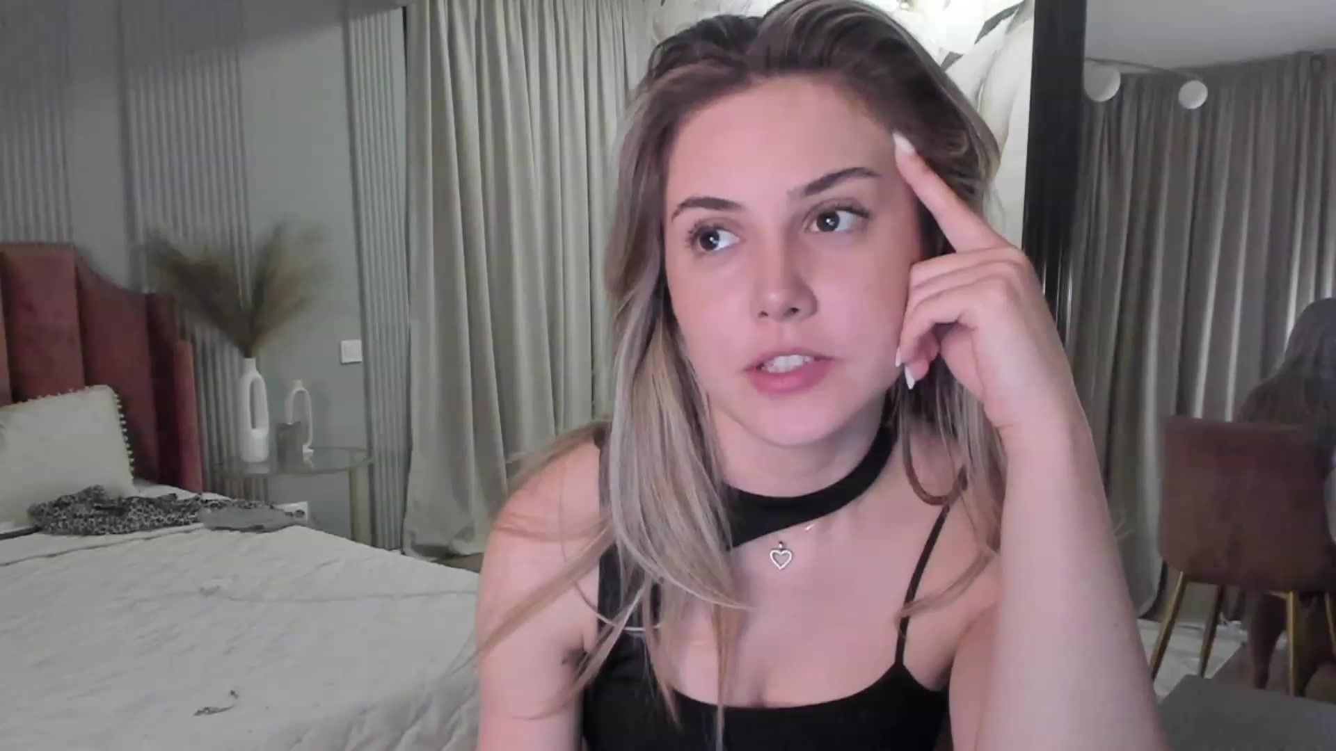 Gallery image thumbnail from NellieCutest's myfreecams stream on, 05/28/2023, 20:07 image 2 of 20