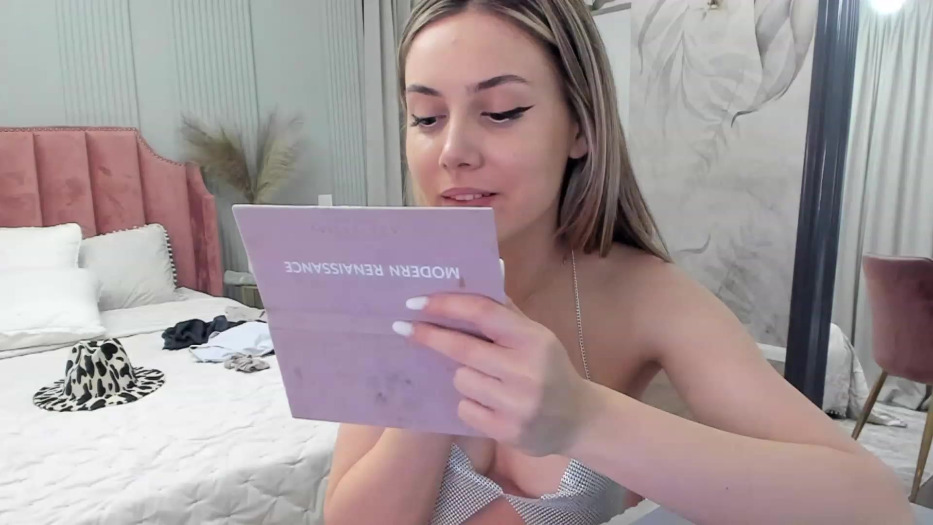Gallery image thumbnail from NellieCutest's myfreecams stream on, 06/02/2023, 21:40 image 2 of 20