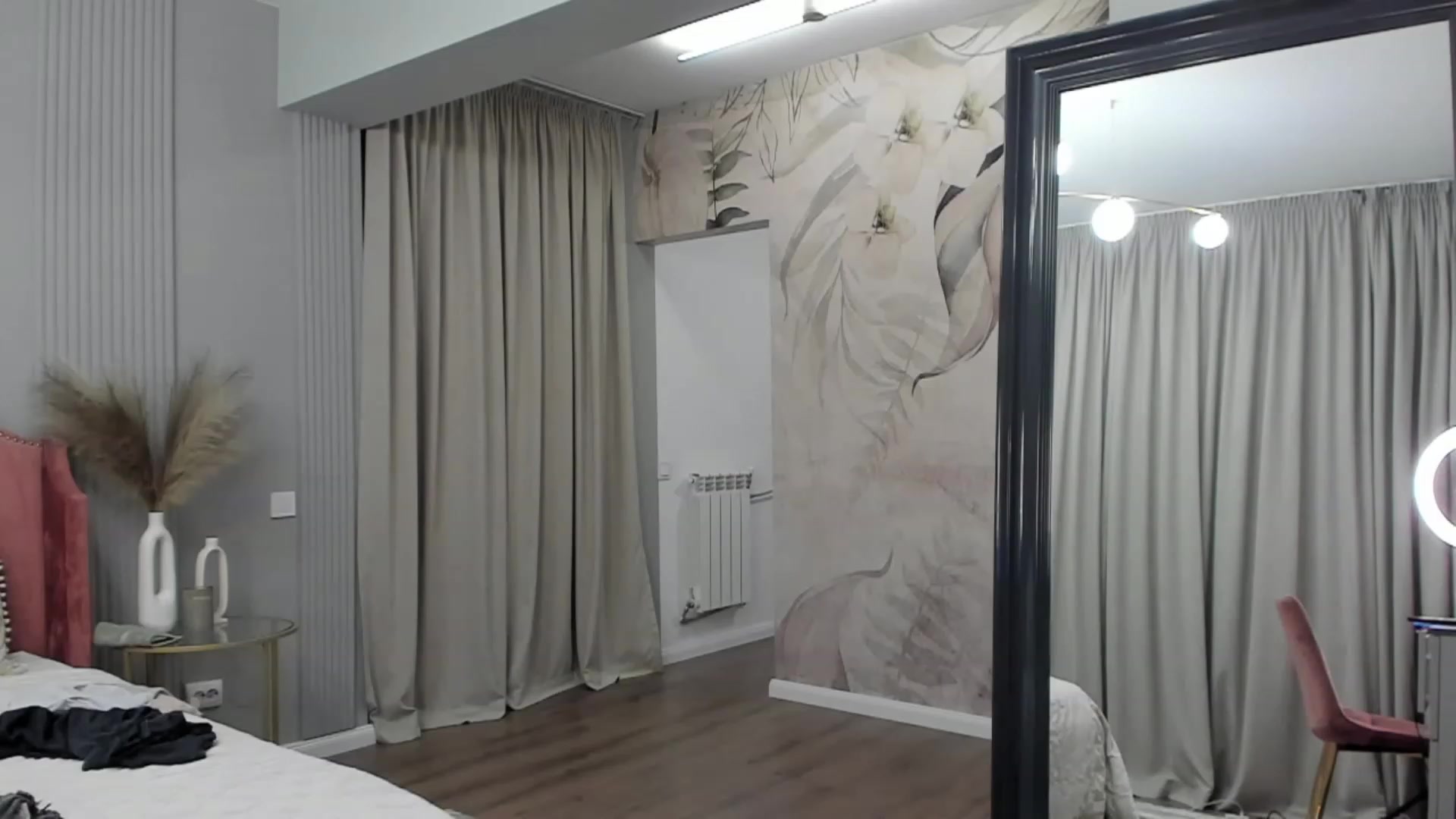 Gallery image thumbnail from NellieCutest's myfreecams stream on, 06/02/2023, 21:40 image 18 of 20