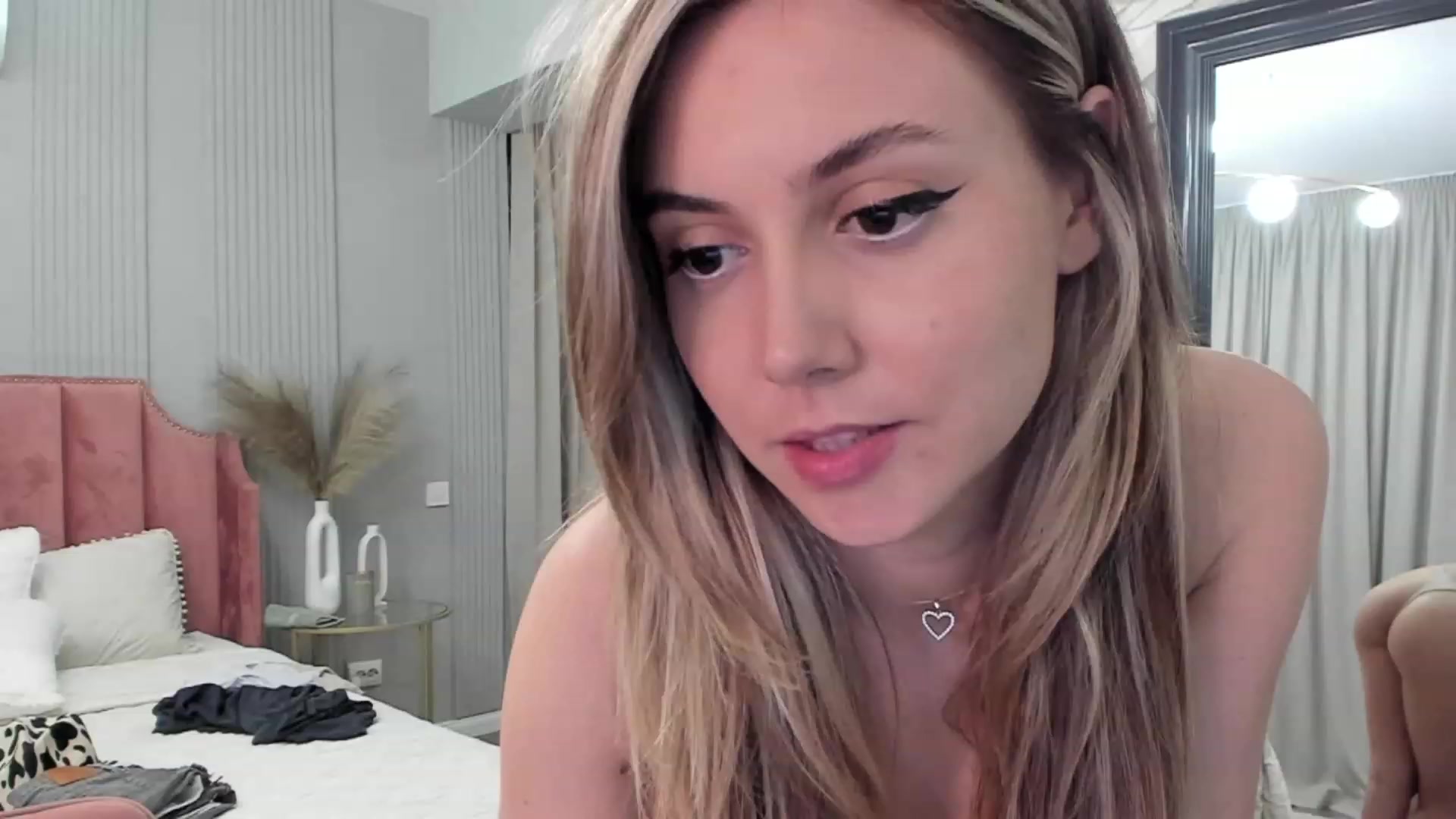 Gallery image thumbnail from NellieCutest's myfreecams stream on, 06/02/2023, 21:40 image 15 of 20