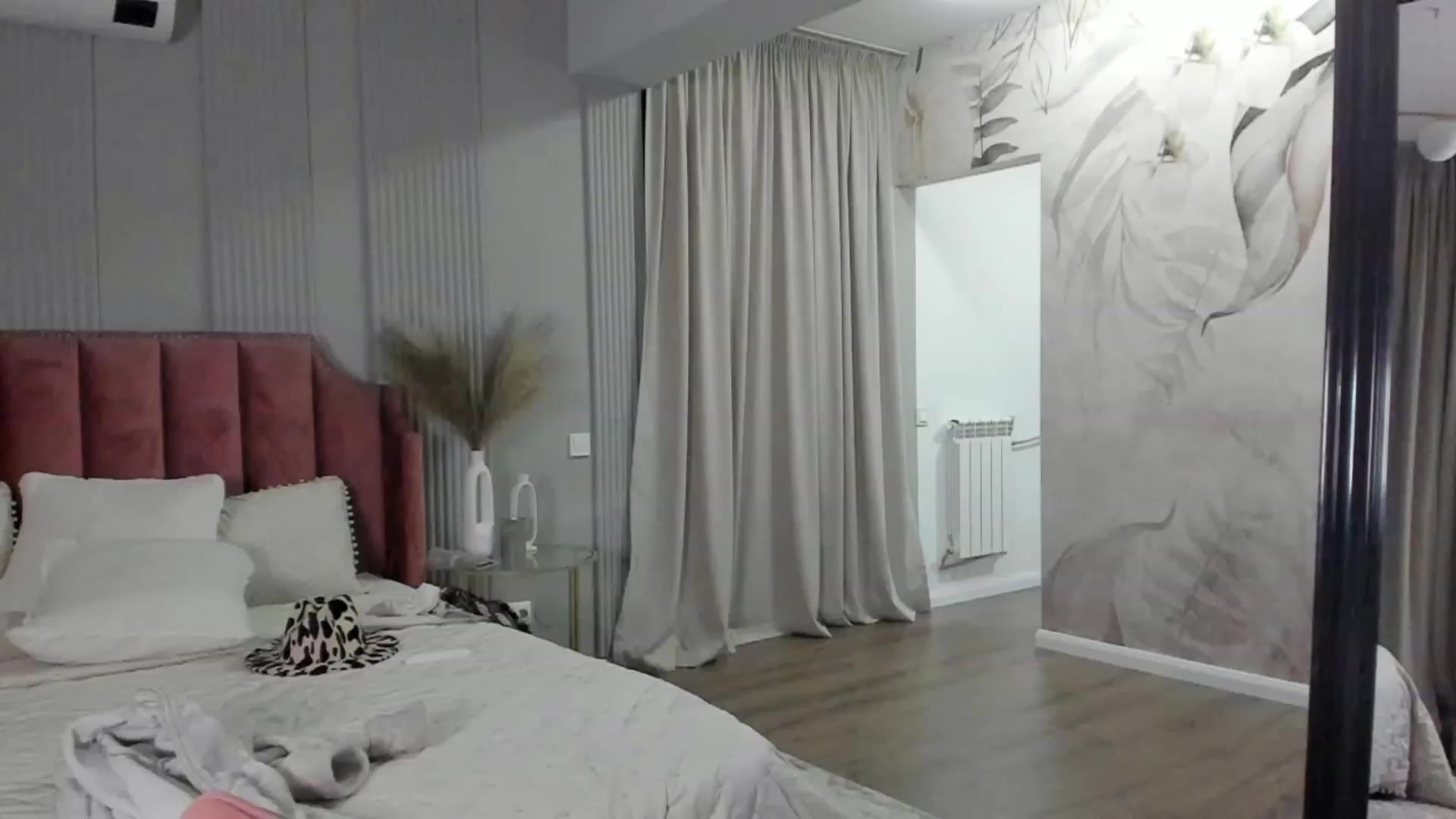 Gallery image thumbnail from NellieCutest's myfreecams stream on, 06/04/2023, 21:31 image 20 of 20