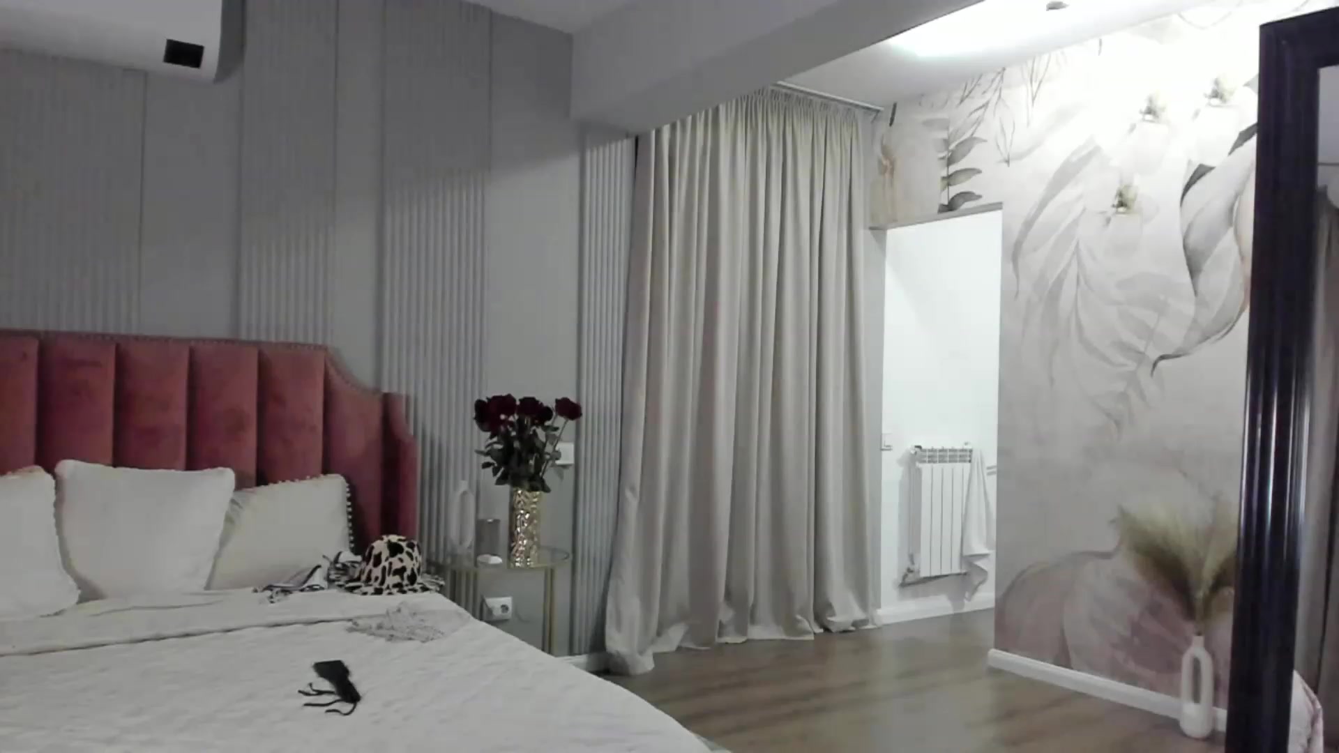 Gallery image thumbnail from NellieCutest's myfreecams stream on, 06/10/2023, 22:12 image 16 of 20