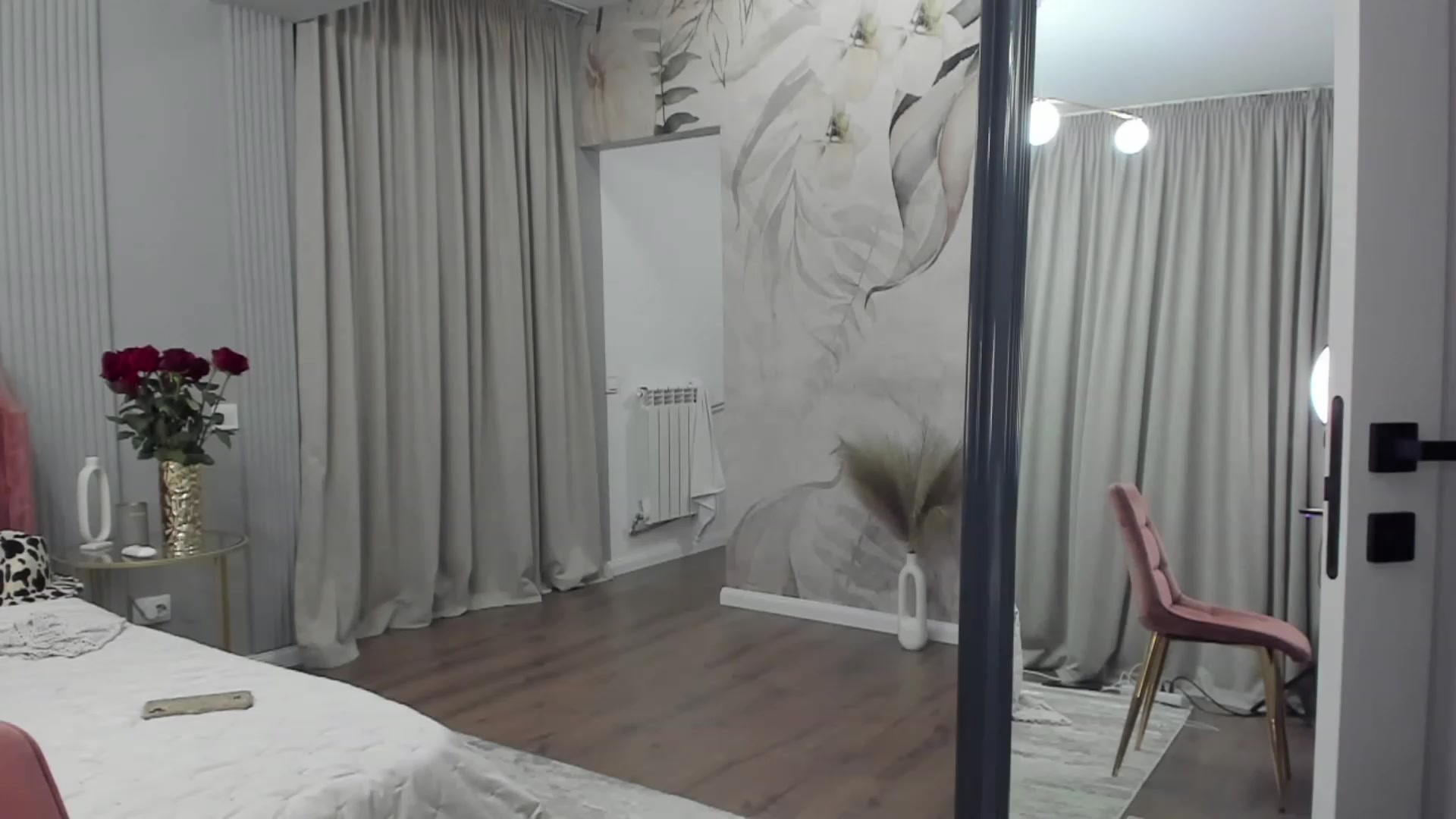 Gallery image thumbnail from NellieCutest's myfreecams stream on, 06/10/2023, 22:12 image 4 of 20