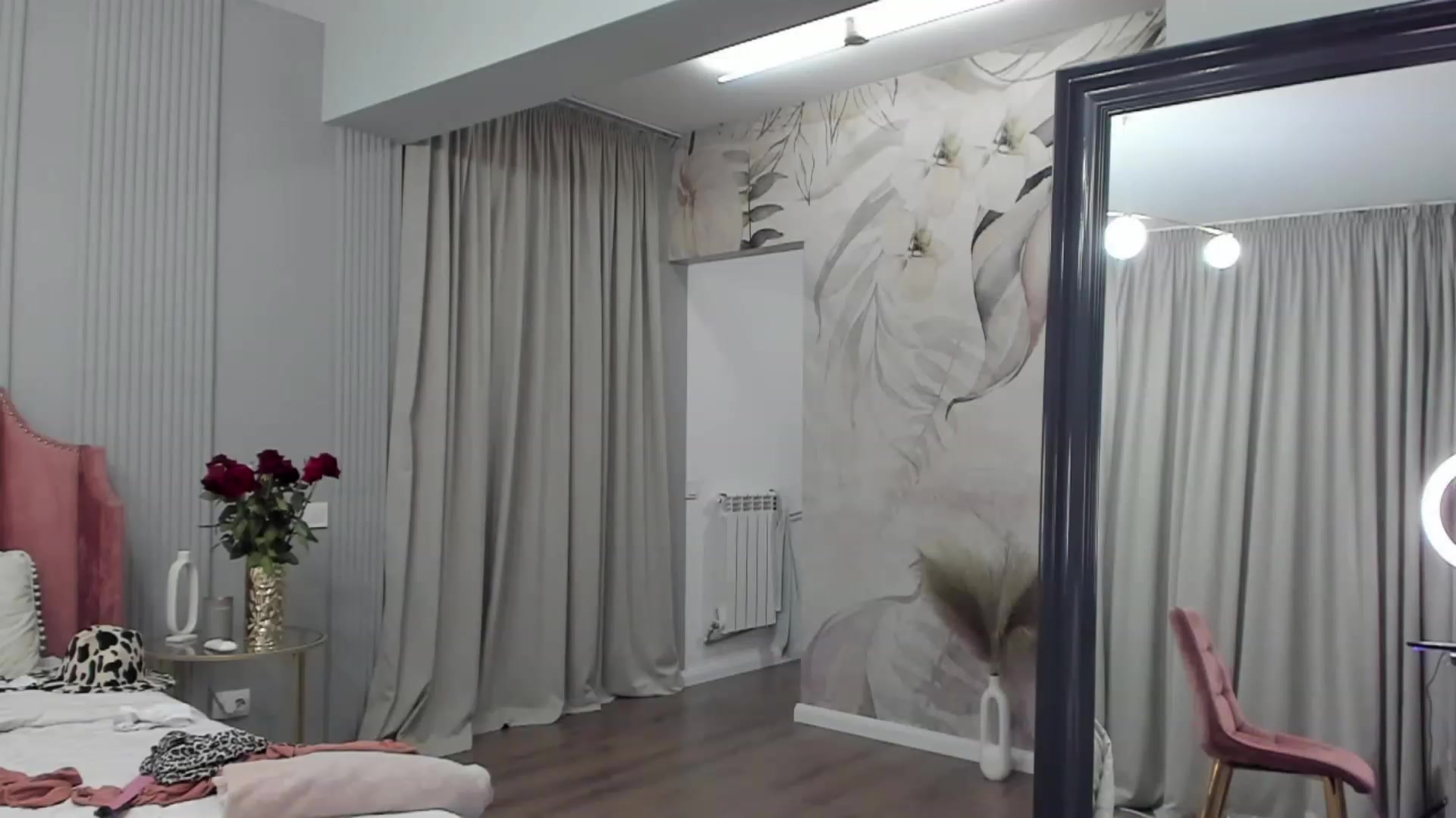 Gallery image thumbnail from NellieCutest's myfreecams stream on, 06/11/2023, 21:44 image 12 of 20