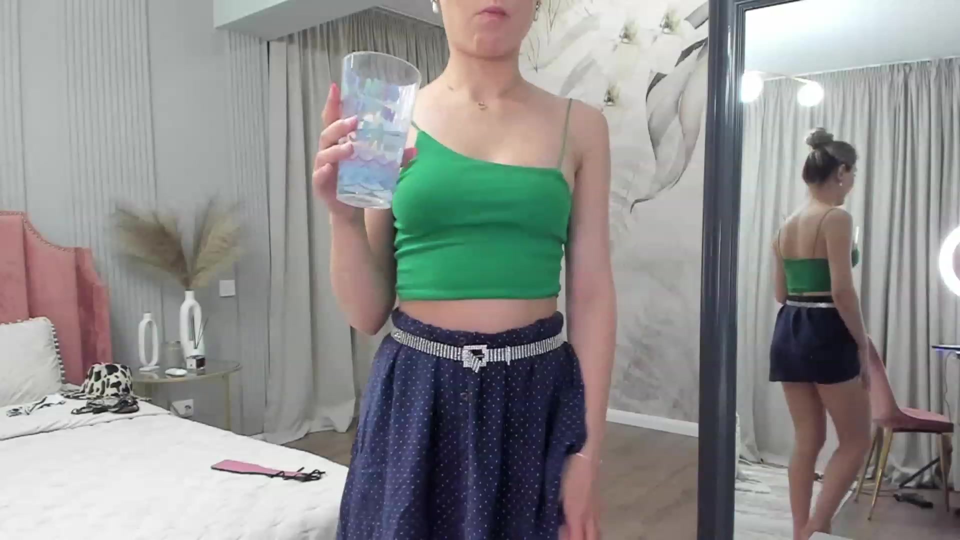 Gallery image thumbnail from NellieCutest's myfreecams stream on, 06/18/2023, 20:52 image 8 of 20