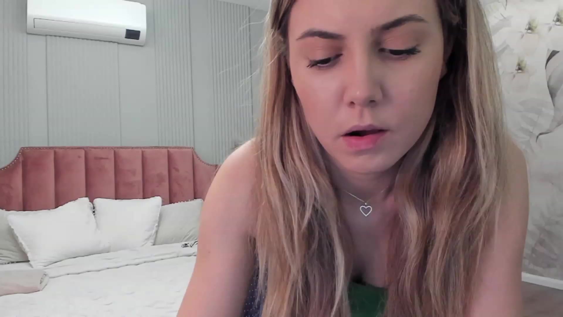 Gallery image thumbnail from NellieCutest's myfreecams stream on, 06/18/2023, 20:52 image 2 of 20