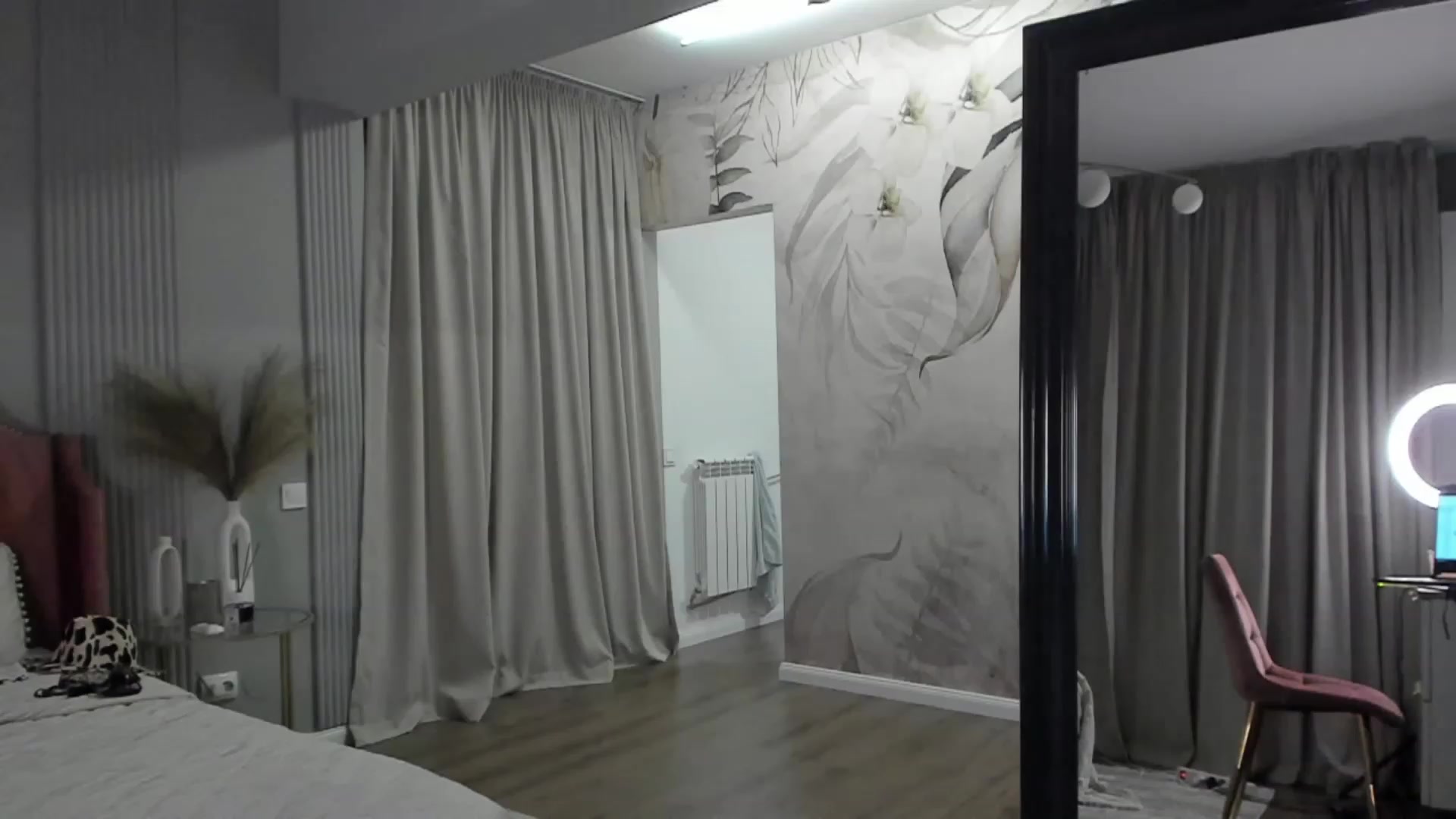 Gallery image thumbnail from NellieCutest's myfreecams stream on, 06/18/2023, 21:25 image 1 of 20