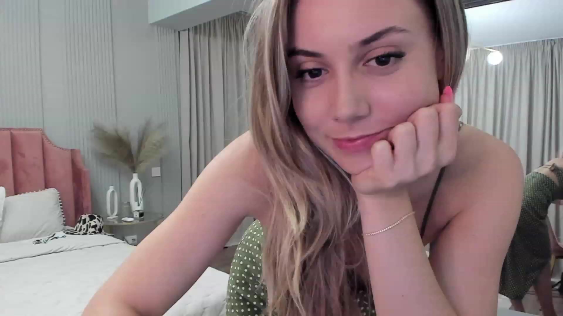 Gallery image thumbnail from NellieCutest's myfreecams stream on, 06/22/2023, 20:02 image 12 of 20