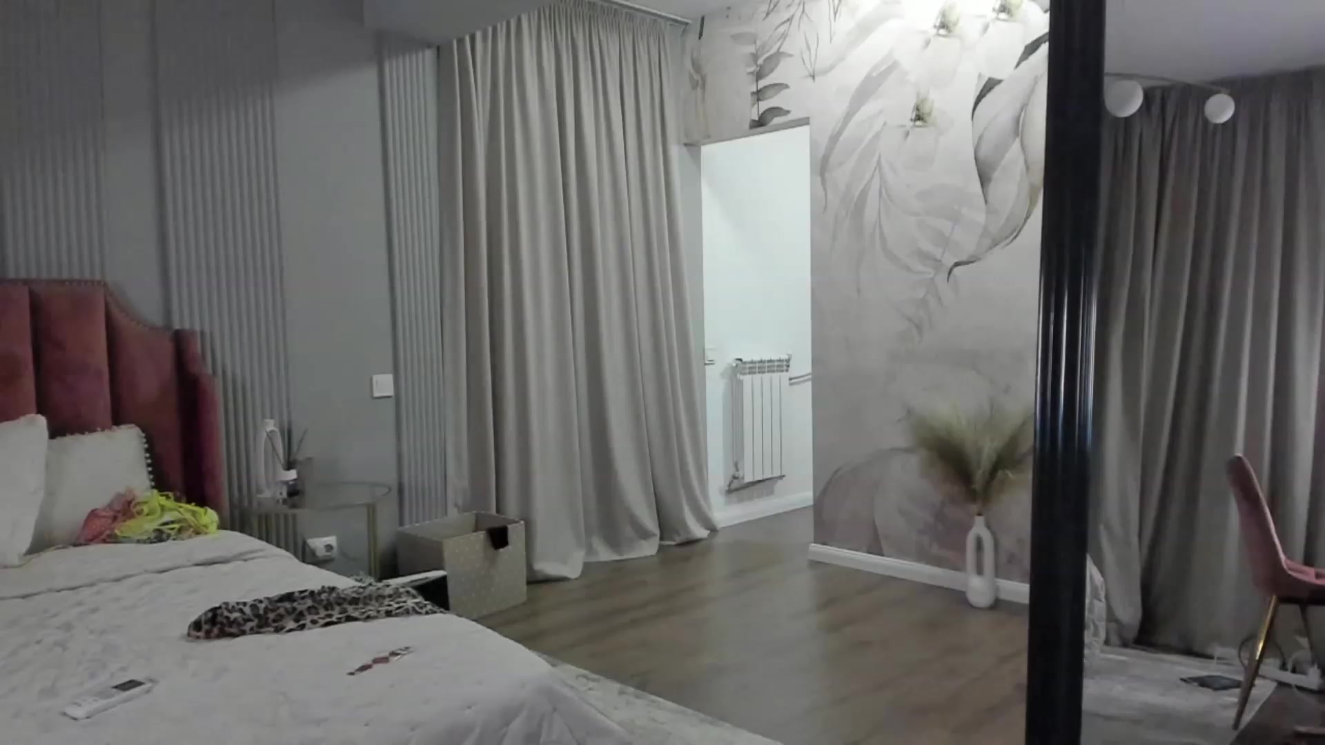 Gallery image thumbnail from NellieCutest's myfreecams stream on, 07/06/2023, 20:17 image 13 of 20