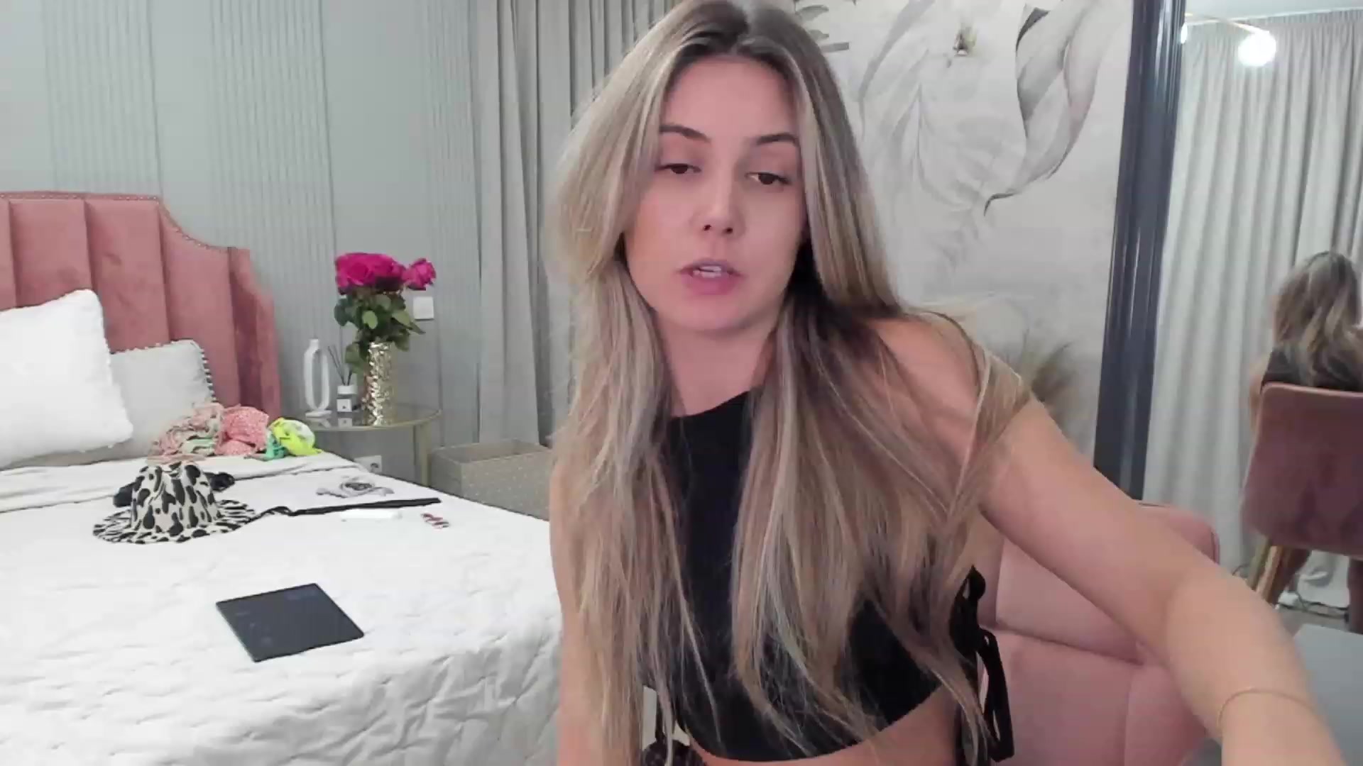 Gallery image thumbnail from NellieCutest's myfreecams stream on, 07/08/2023, 19:44 image 4 of 20