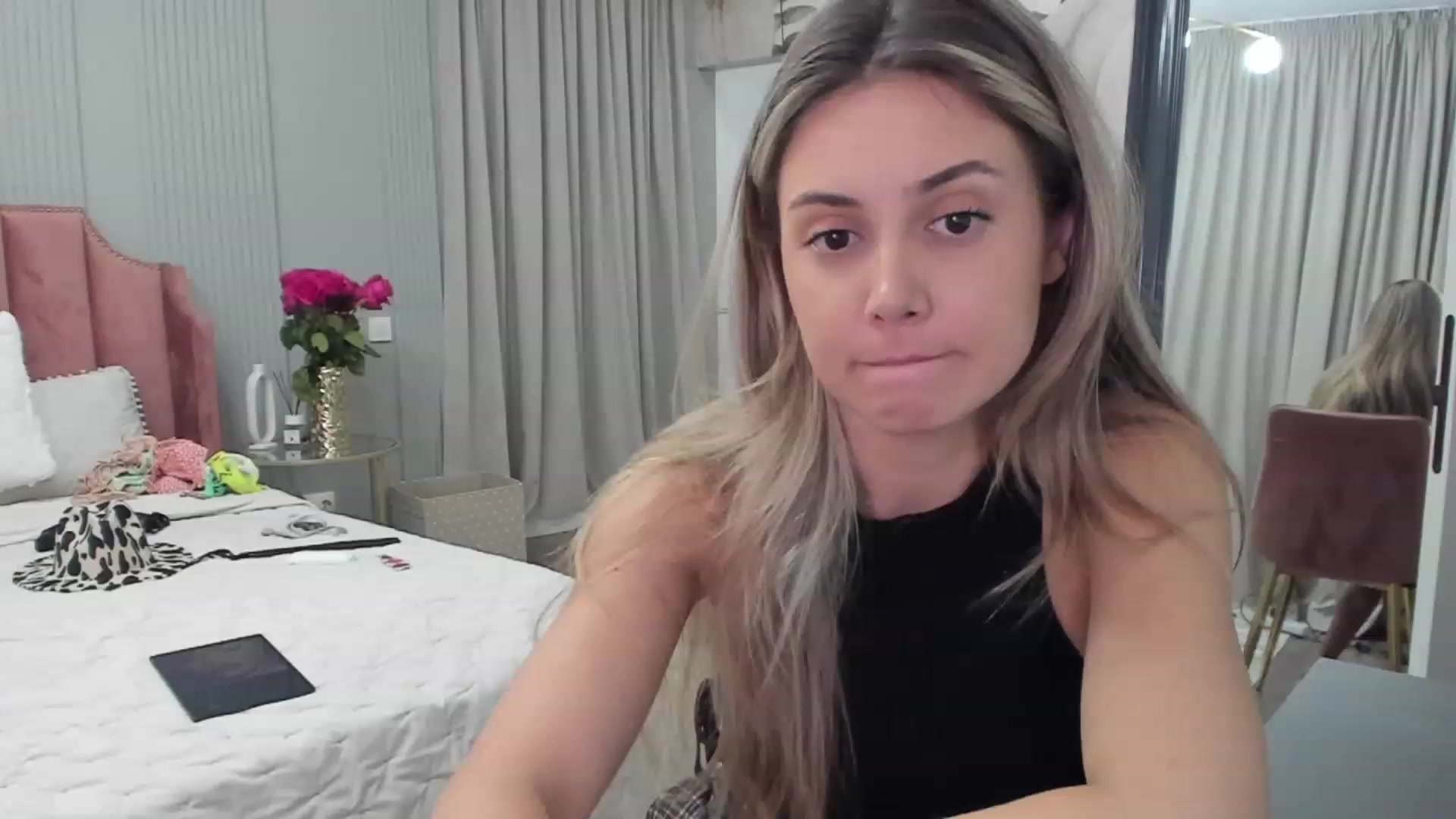 Gallery image thumbnail from NellieCutest's myfreecams stream on, 07/08/2023, 19:44 image 10 of 20