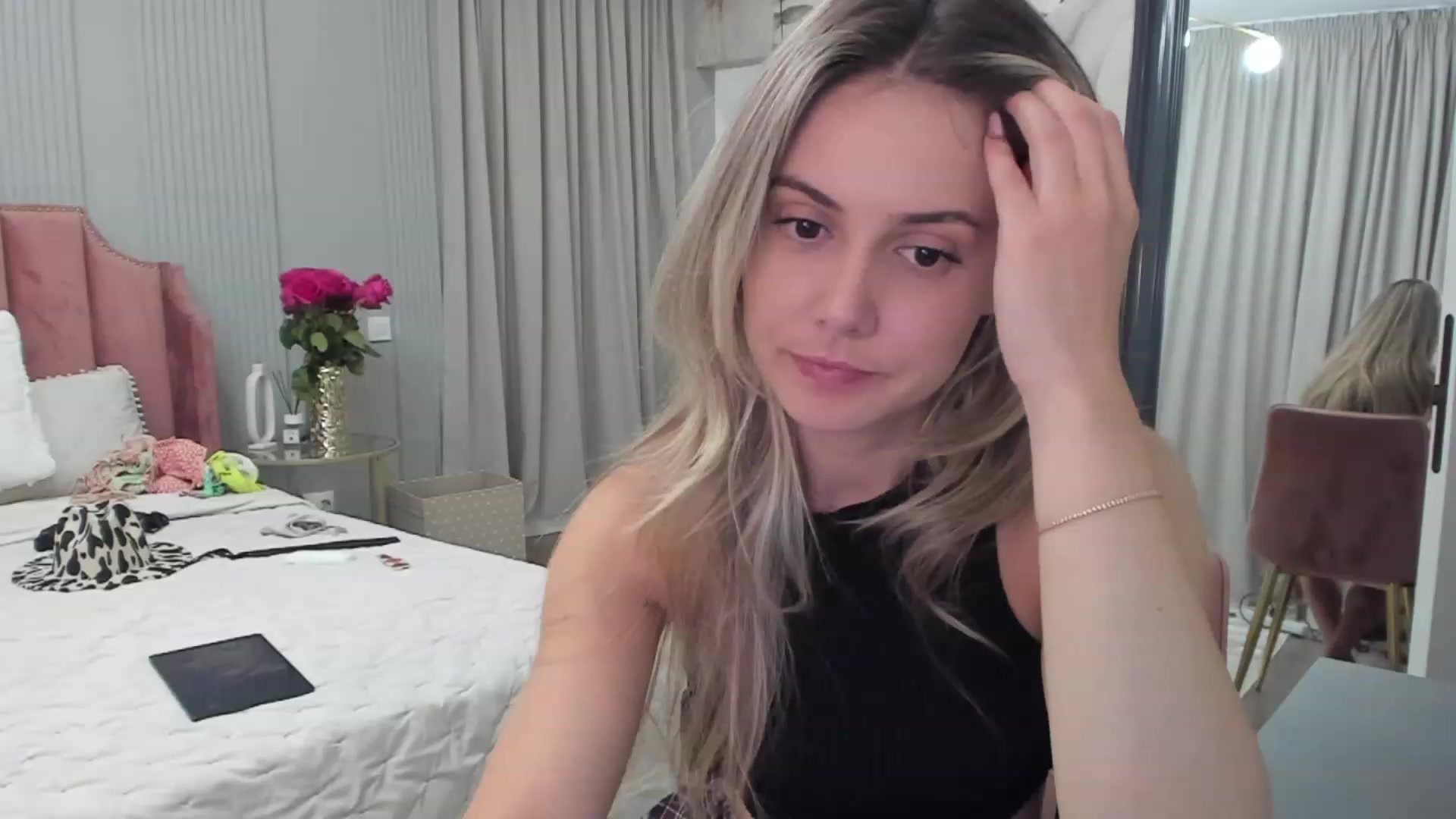 Gallery image thumbnail from NellieCutest's myfreecams stream on, 07/08/2023, 19:44 image 8 of 20