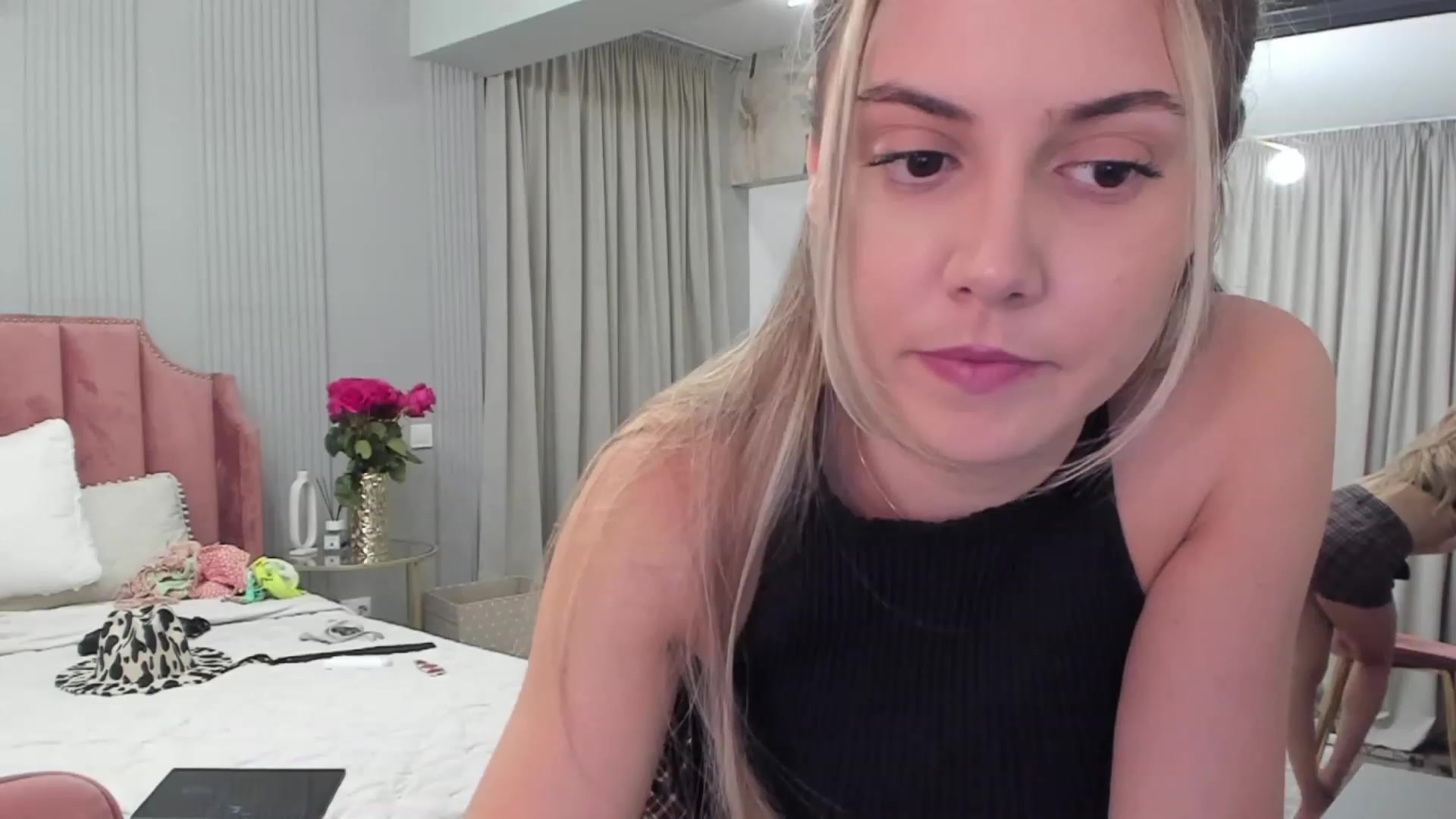 Gallery image thumbnail from NellieCutest's myfreecams stream on, 07/08/2023, 20:44 image 6 of 20