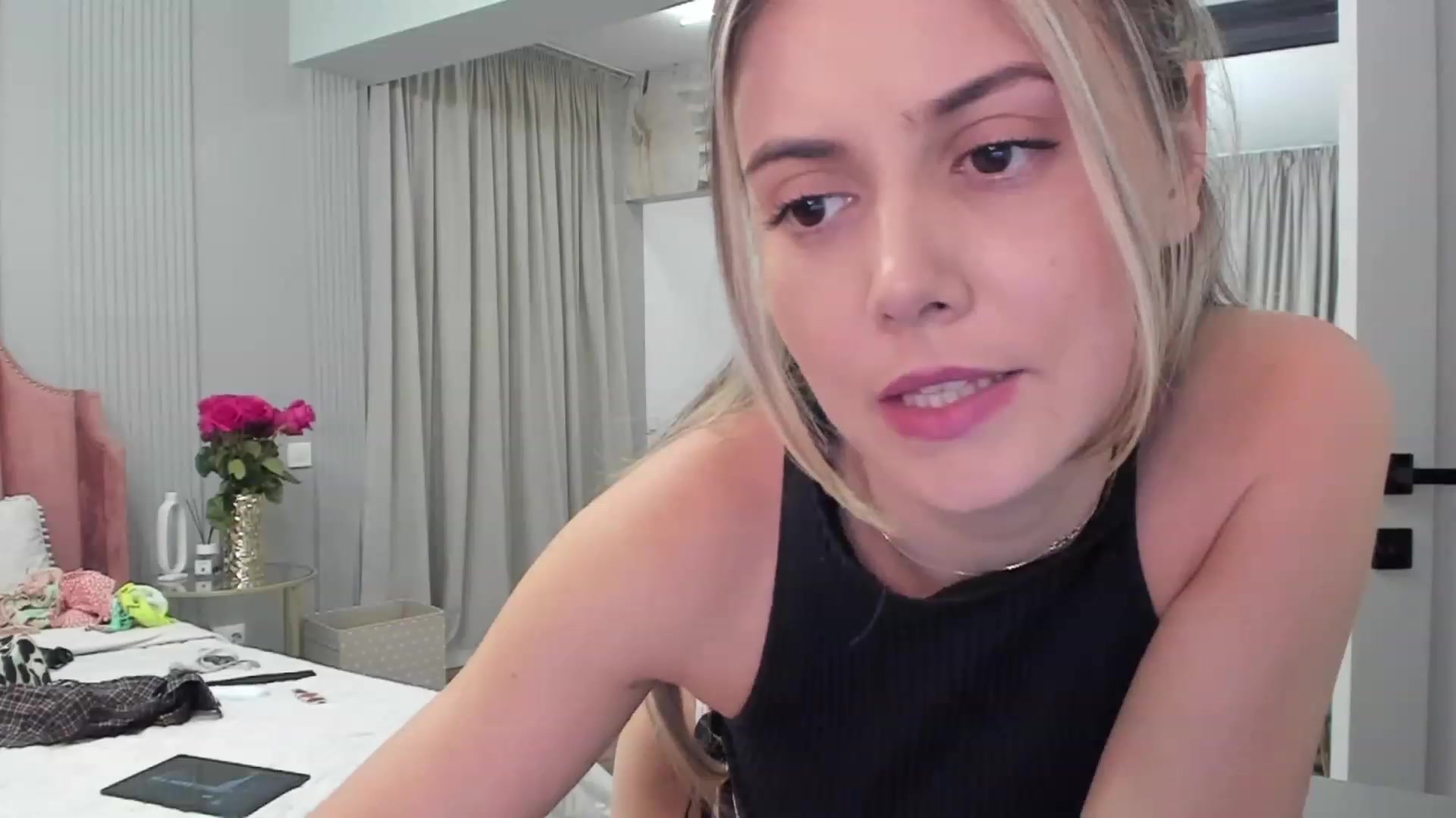 Gallery image thumbnail from NellieCutest's myfreecams stream on, 07/08/2023, 20:44 image 12 of 20