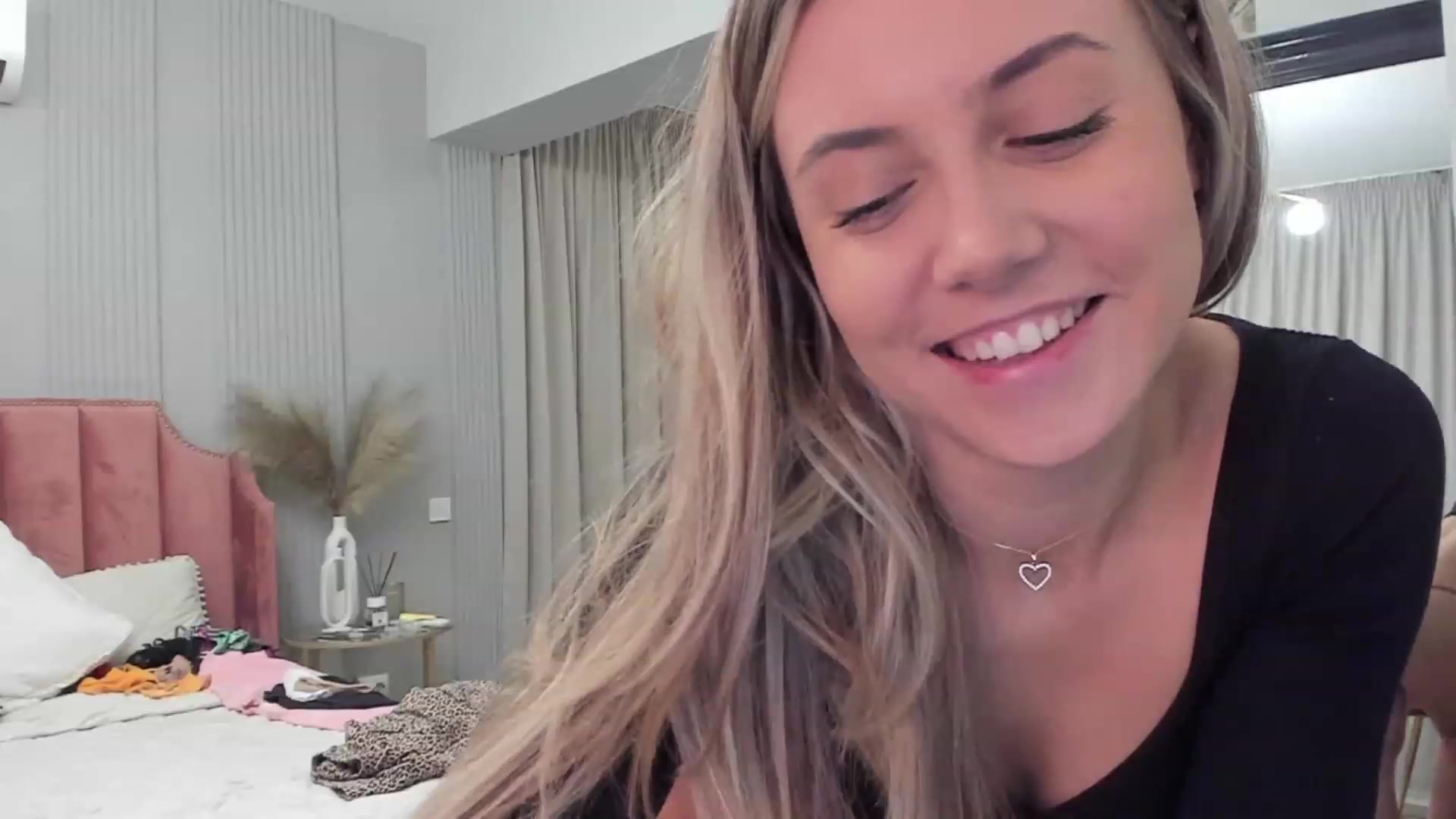 Gallery image thumbnail from NellieCutest's myfreecams stream on, 07/14/2023, 19:47 image 17 of 20