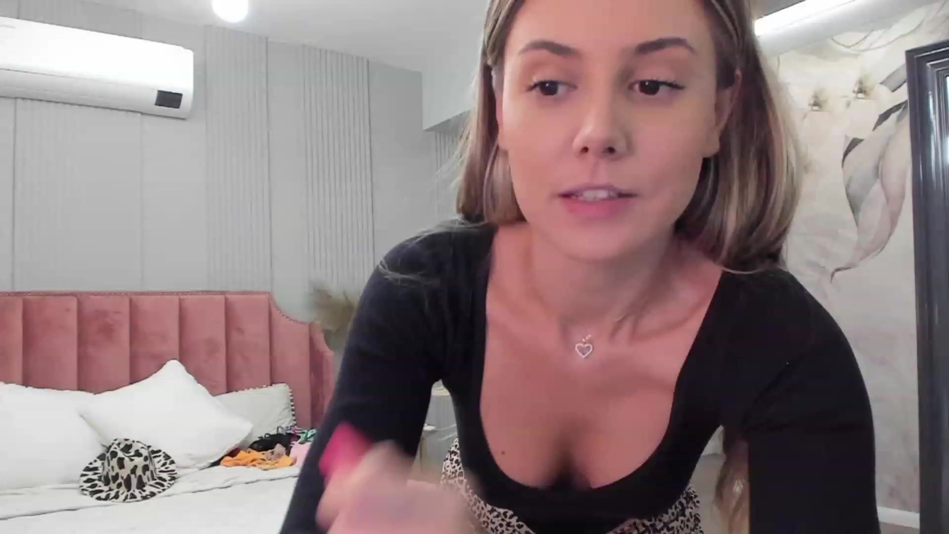 Gallery image thumbnail from NellieCutest's myfreecams stream on, 07/14/2023, 19:47 image 2 of 20