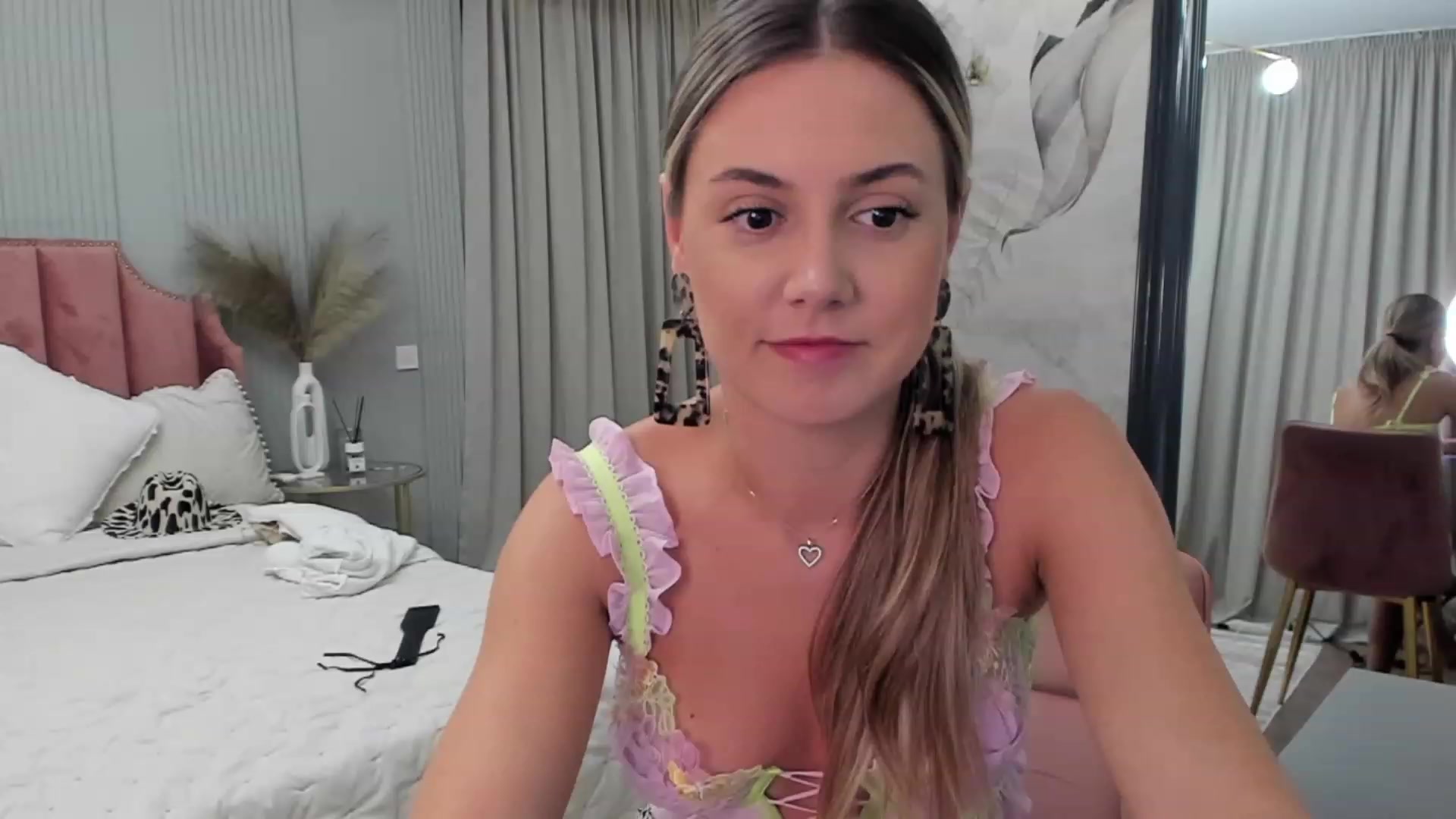 Gallery image thumbnail from NellieCutest's myfreecams stream on, 07/29/2023, 21:10 image 11 of 20