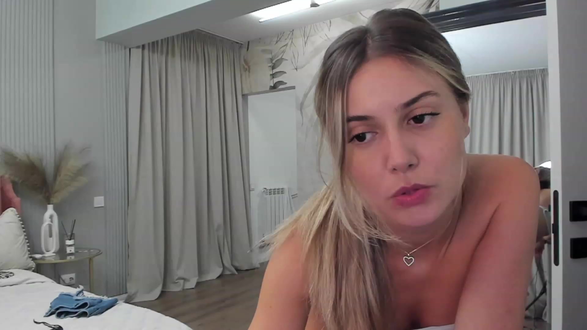 Gallery image thumbnail from NellieCutest's myfreecams stream on, 07/30/2023, 21:29 image 4 of 20