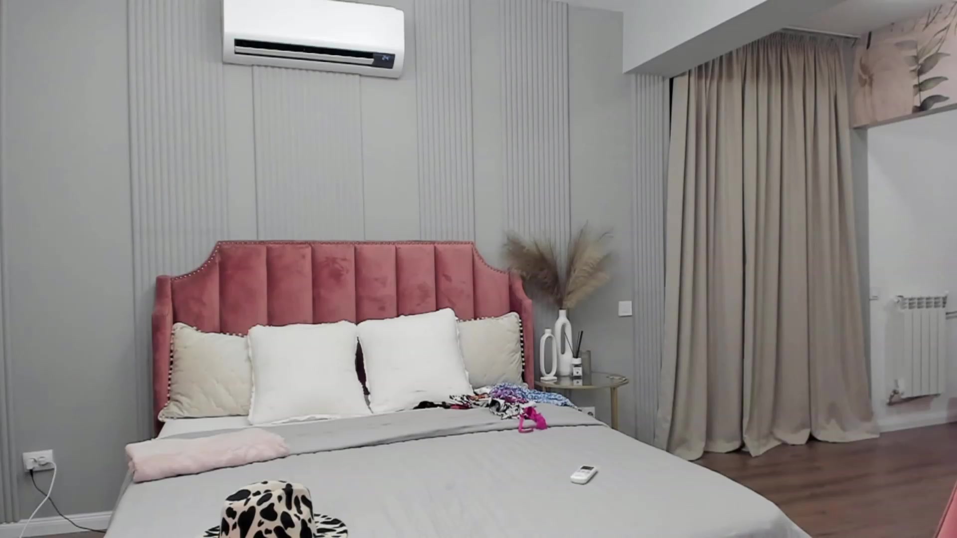 Gallery image thumbnail from NellieCutest's myfreecams stream on, 08/04/2023, 21:29 image 18 of 20