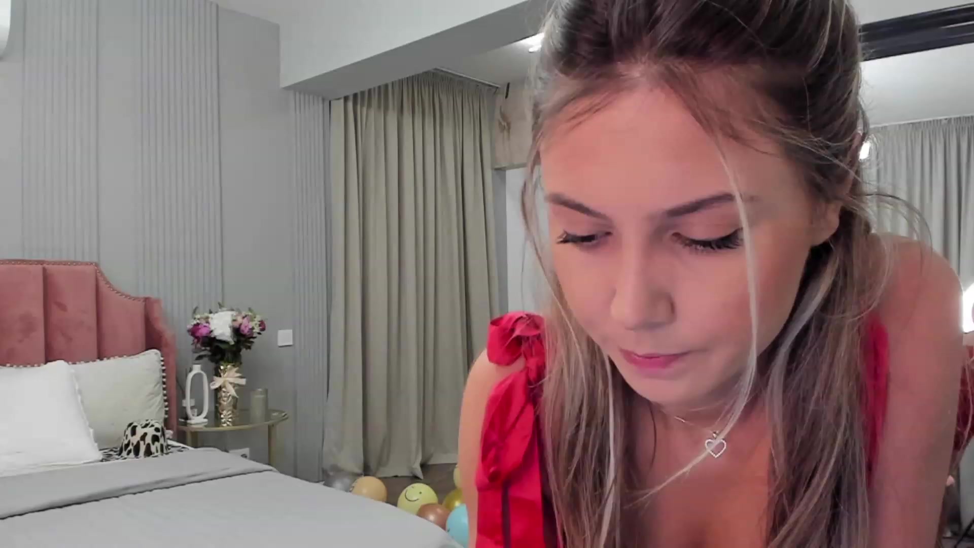 Gallery image thumbnail from NellieCutest's myfreecams stream on, 08/10/2023, 20:26 image 4 of 20