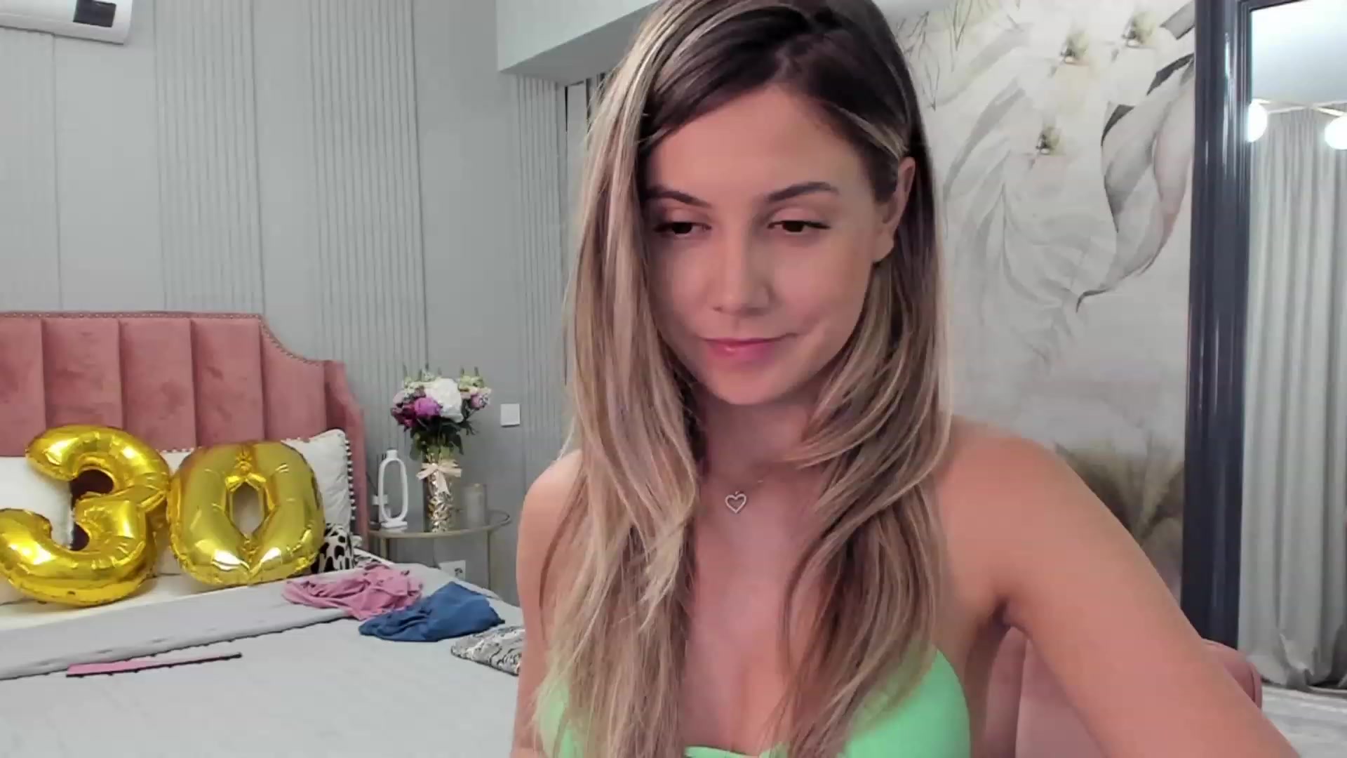 Gallery image thumbnail from NellieCutest's myfreecams stream on, 08/12/2023, 21:41 image 19 of 20