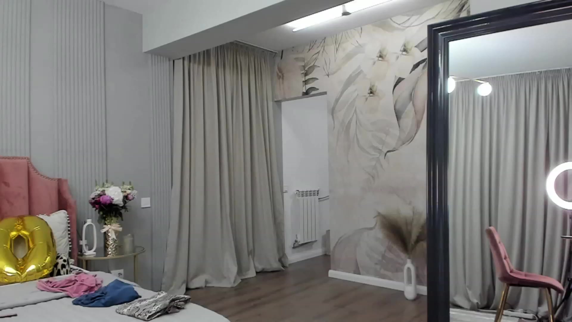 Gallery image thumbnail from NellieCutest's myfreecams stream on, 08/12/2023, 21:41 image 17 of 20