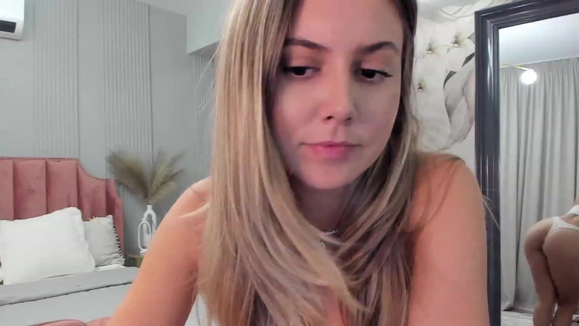 Gallery image thumbnail from NellieCutest's myfreecams stream on, 09/22/2023, 20:41 image 14 of 20