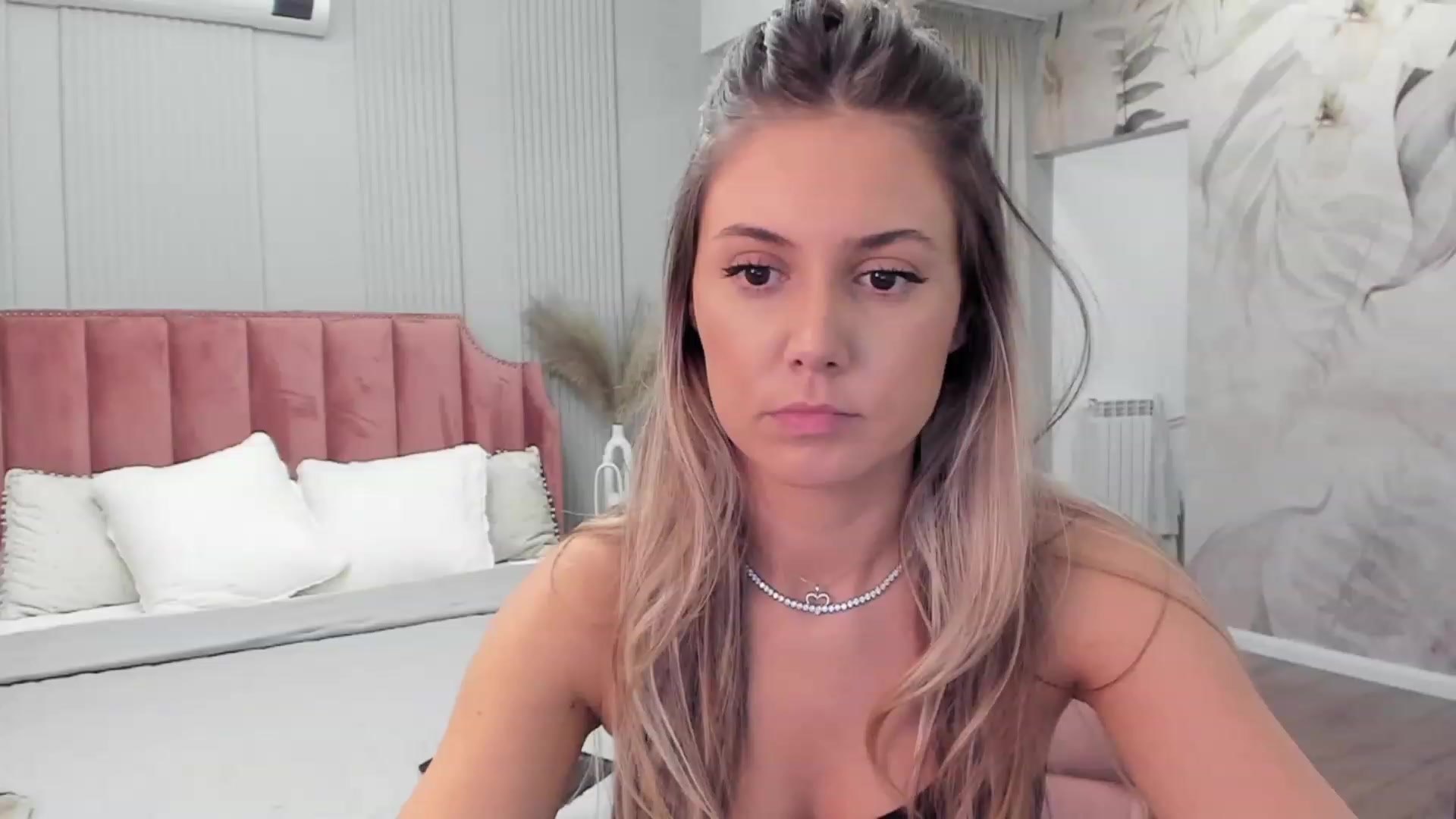 Gallery image thumbnail from NellieCutest's myfreecams stream on, 09/23/2023, 19:42 image 3 of 20
