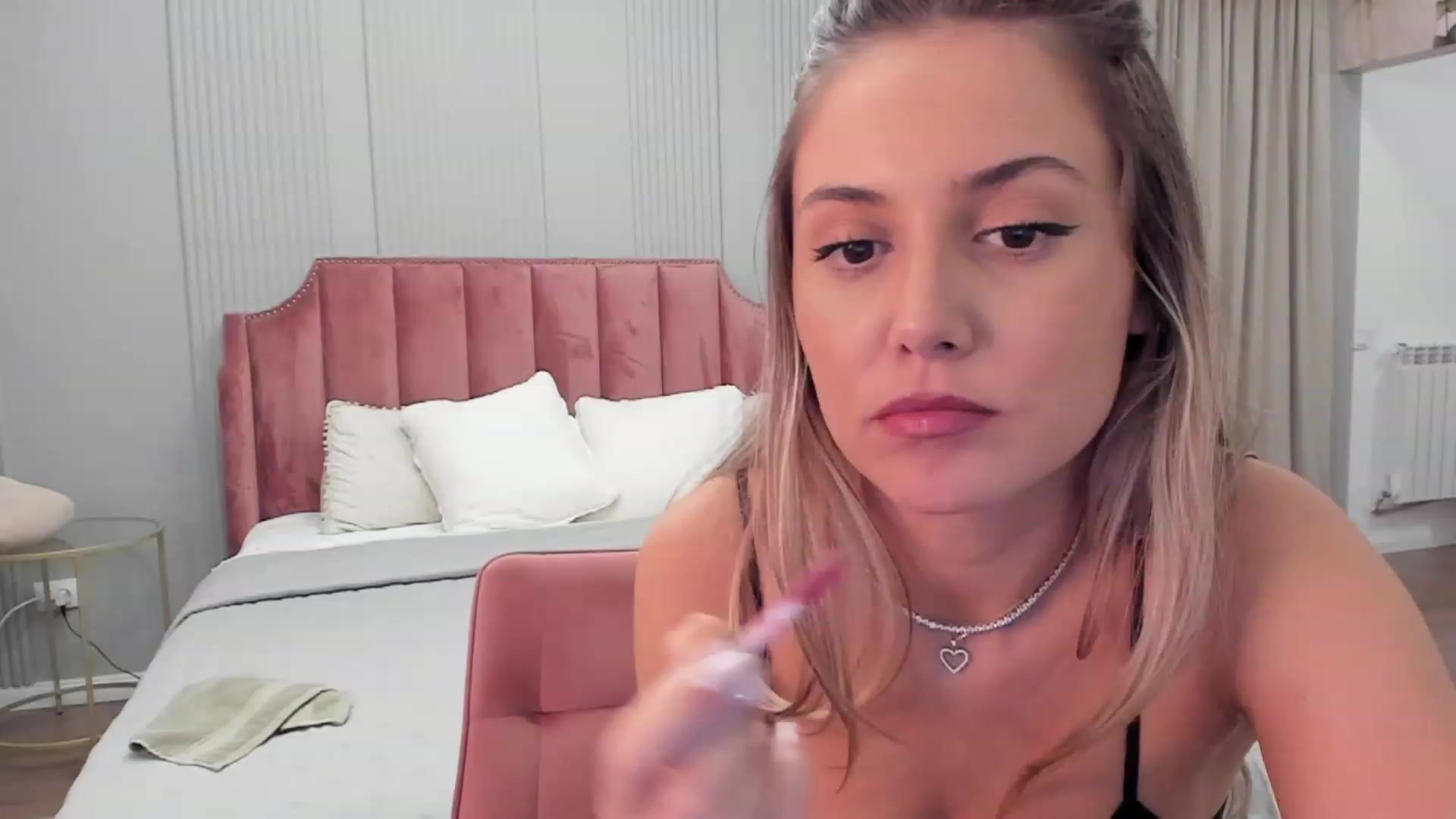Gallery image thumbnail from NellieCutest's myfreecams stream on, 09/23/2023, 20:37 image 8 of 20
