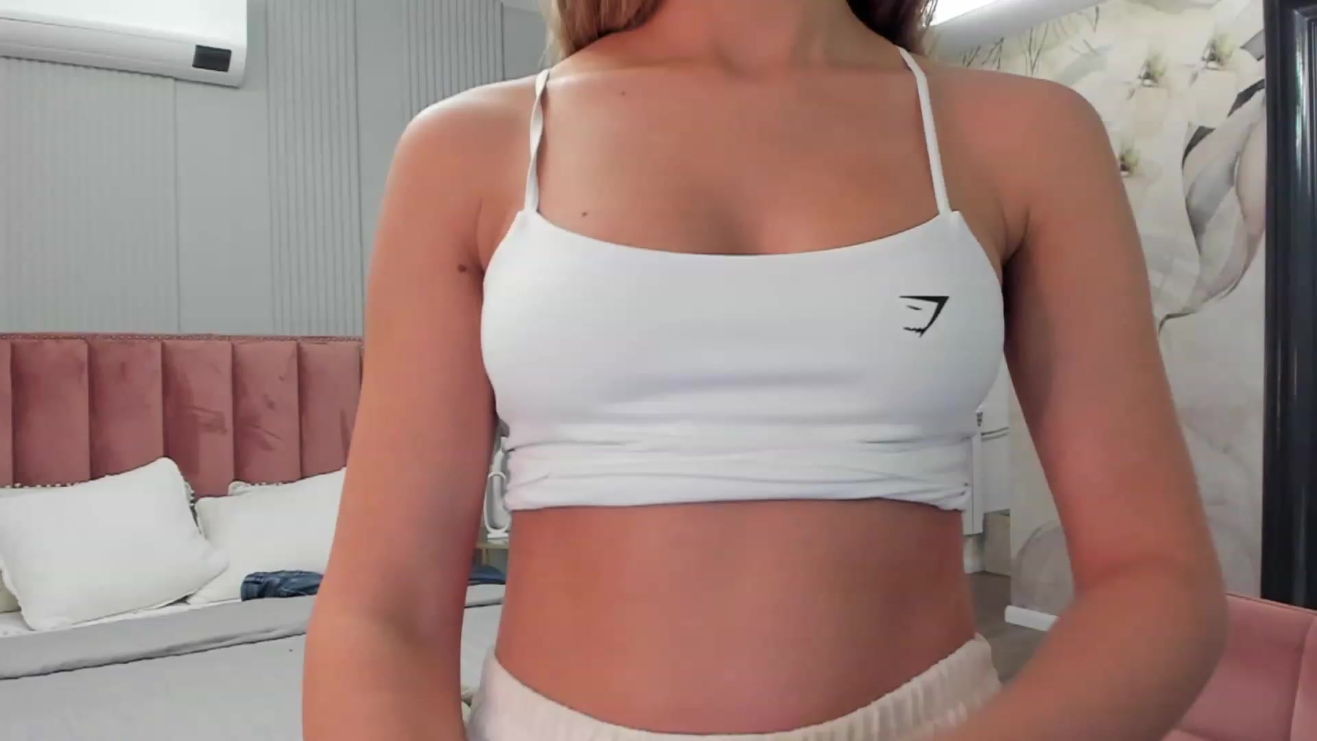Gallery image thumbnail from NellieCutest's myfreecams stream on, 09/28/2023, 21:47 image 6 of 20