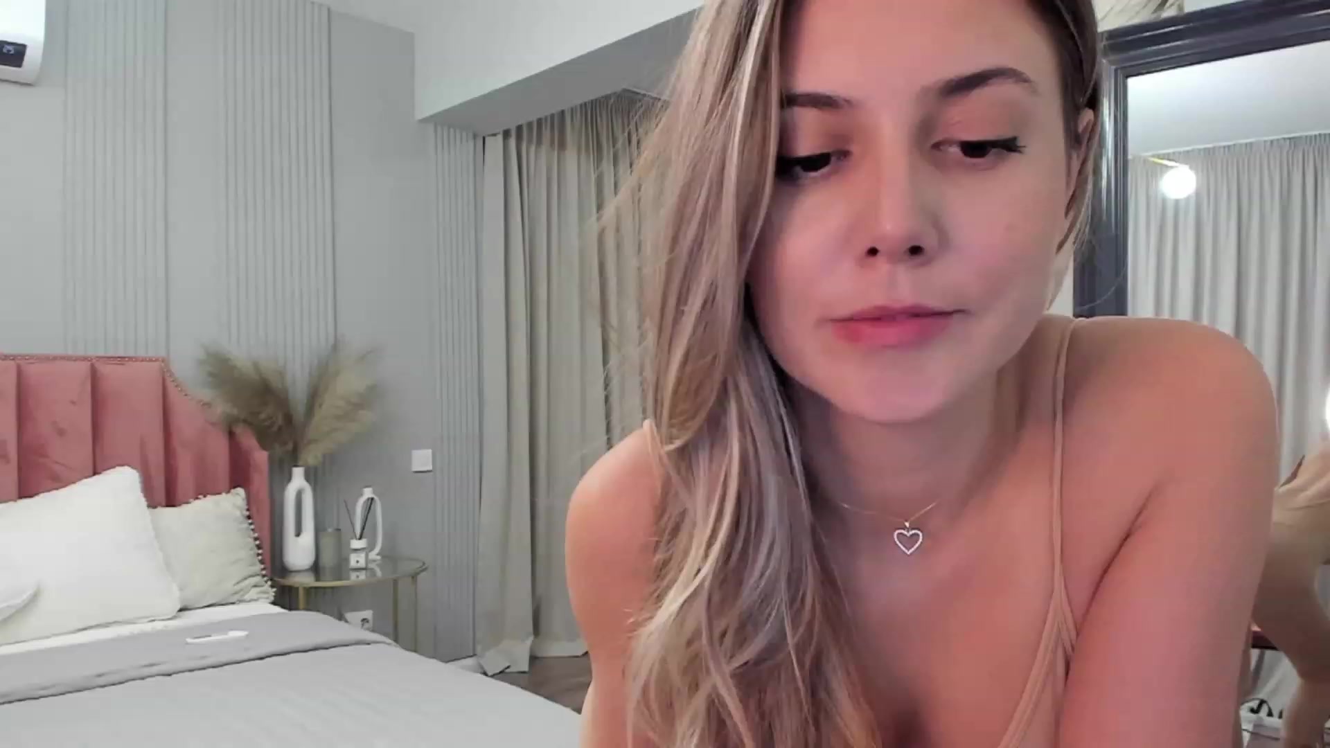 Gallery image thumbnail from NellieCutest's myfreecams stream on, 10/05/2023, 19:50 image 9 of 20