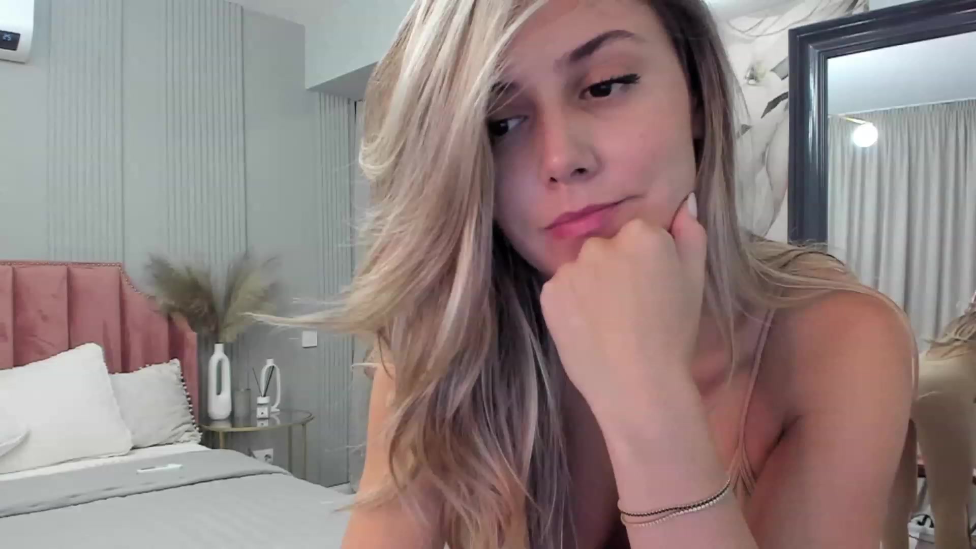 Gallery image thumbnail from NellieCutest's myfreecams stream on, 10/05/2023, 19:50 image 16 of 20