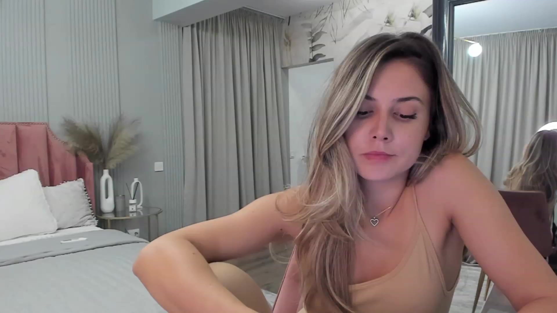 Gallery image thumbnail from NellieCutest's myfreecams stream on, 10/05/2023, 20:12 image 20 of 20