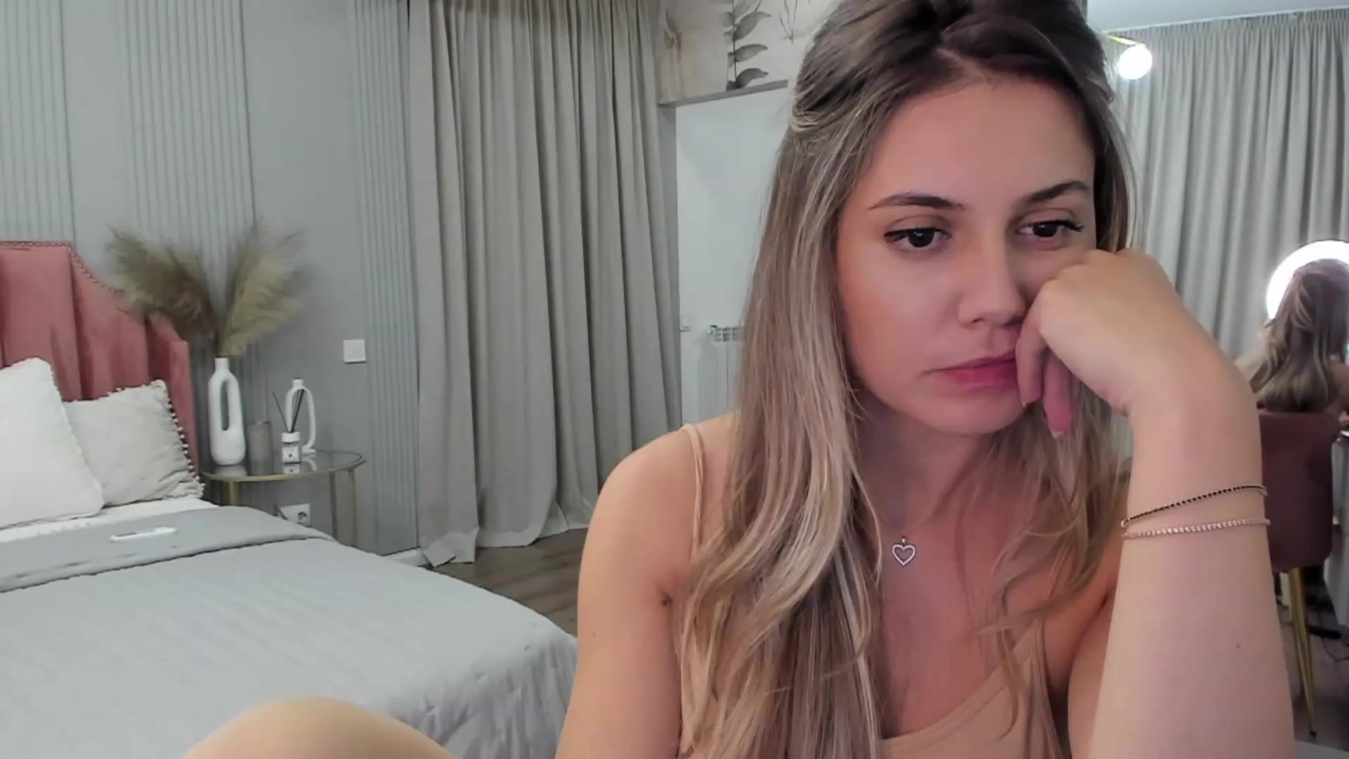 Gallery image thumbnail from NellieCutest's myfreecams stream on, 10/05/2023, 22:14 image 7 of 20