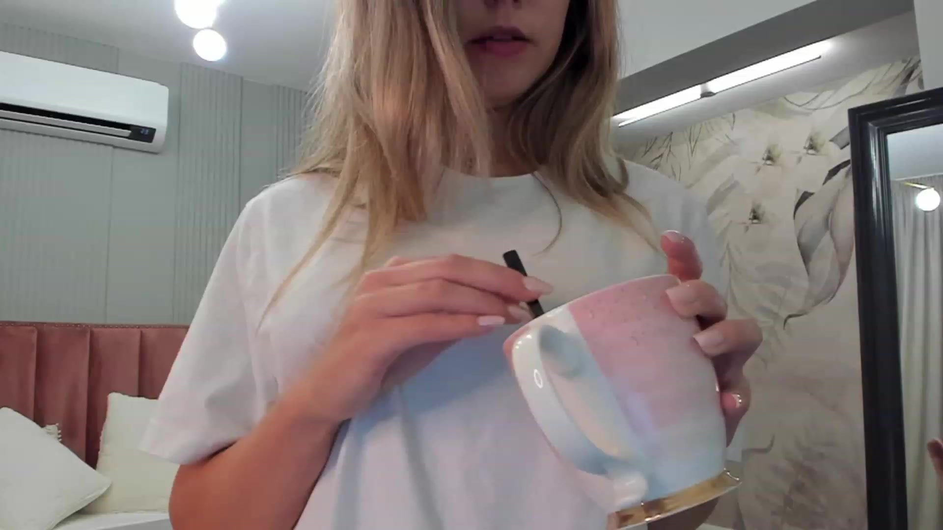 Gallery image thumbnail from NellieCutest's myfreecams stream on, 10/08/2023, 21:08 image 3 of 20