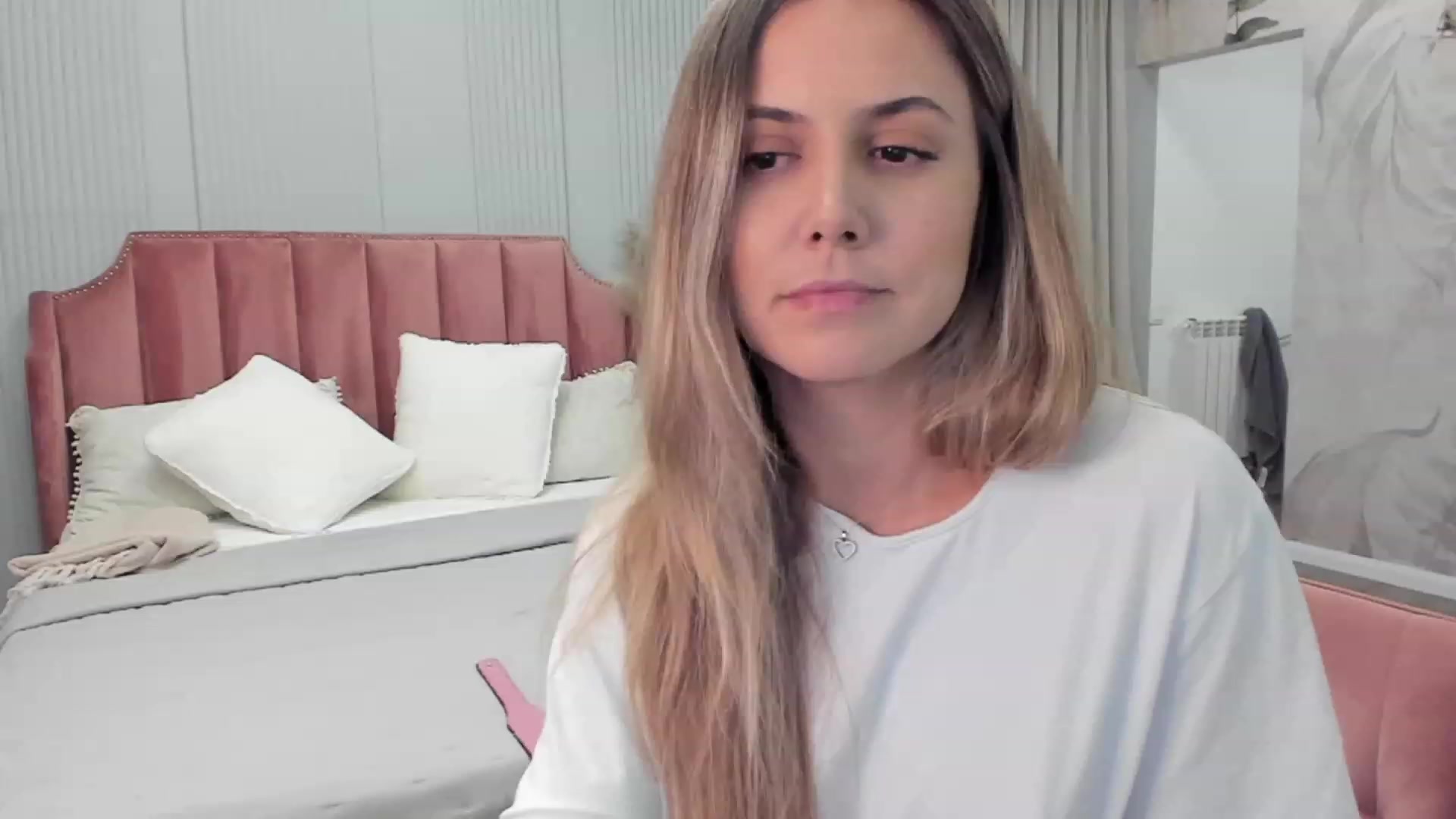 Gallery image thumbnail from NellieCutest's myfreecams stream on, 10/08/2023, 21:08 image 1 of 20