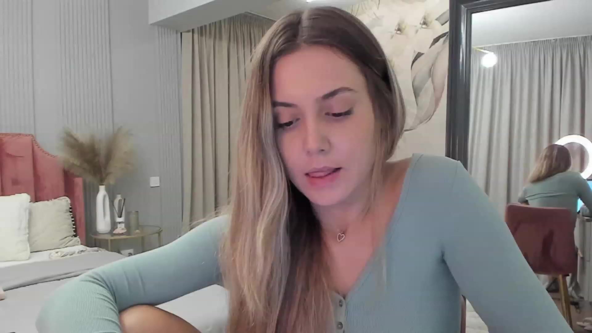 Gallery image thumbnail from NellieCutest's myfreecams stream on, 10/15/2023, 19:58 image 18 of 20