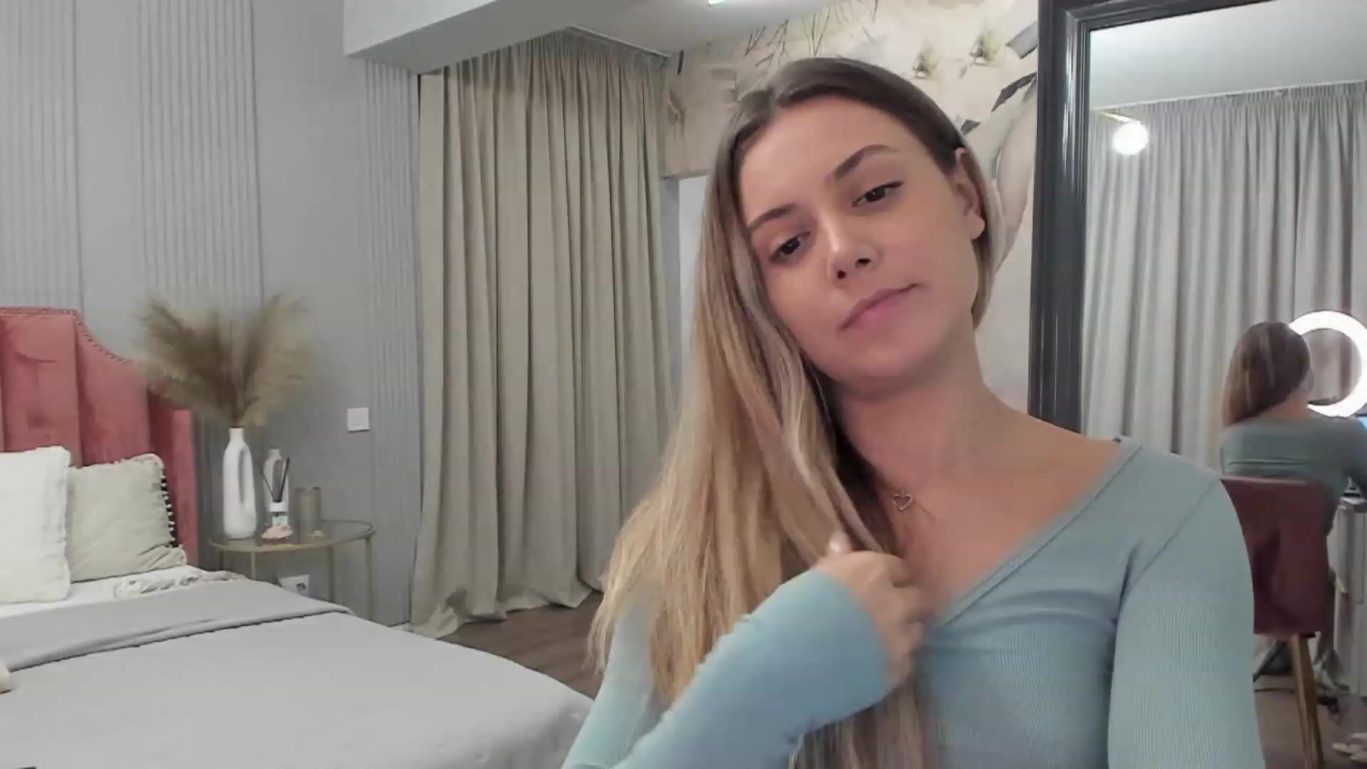 Gallery image thumbnail from NellieCutest's myfreecams stream on, 10/15/2023, 19:58 image 17 of 20