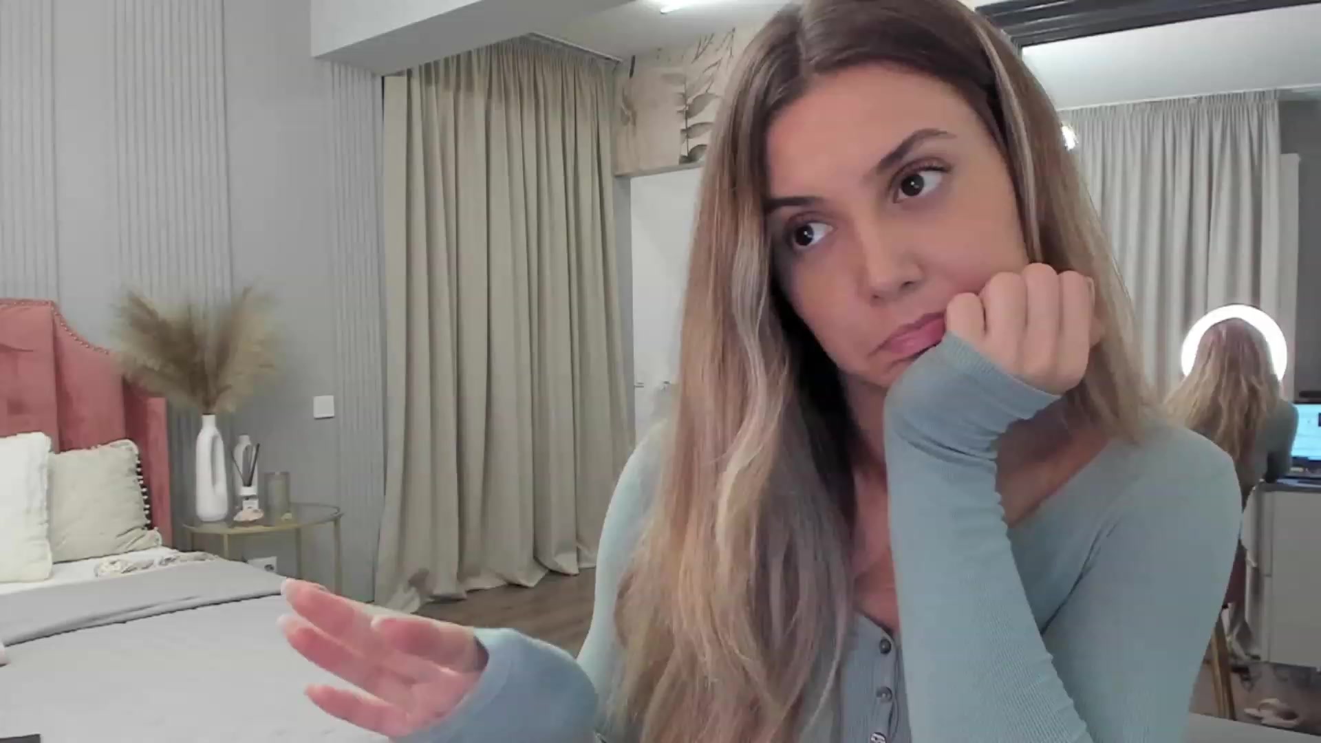 Gallery image thumbnail from NellieCutest's myfreecams stream on, 10/15/2023, 19:58 image 16 of 20