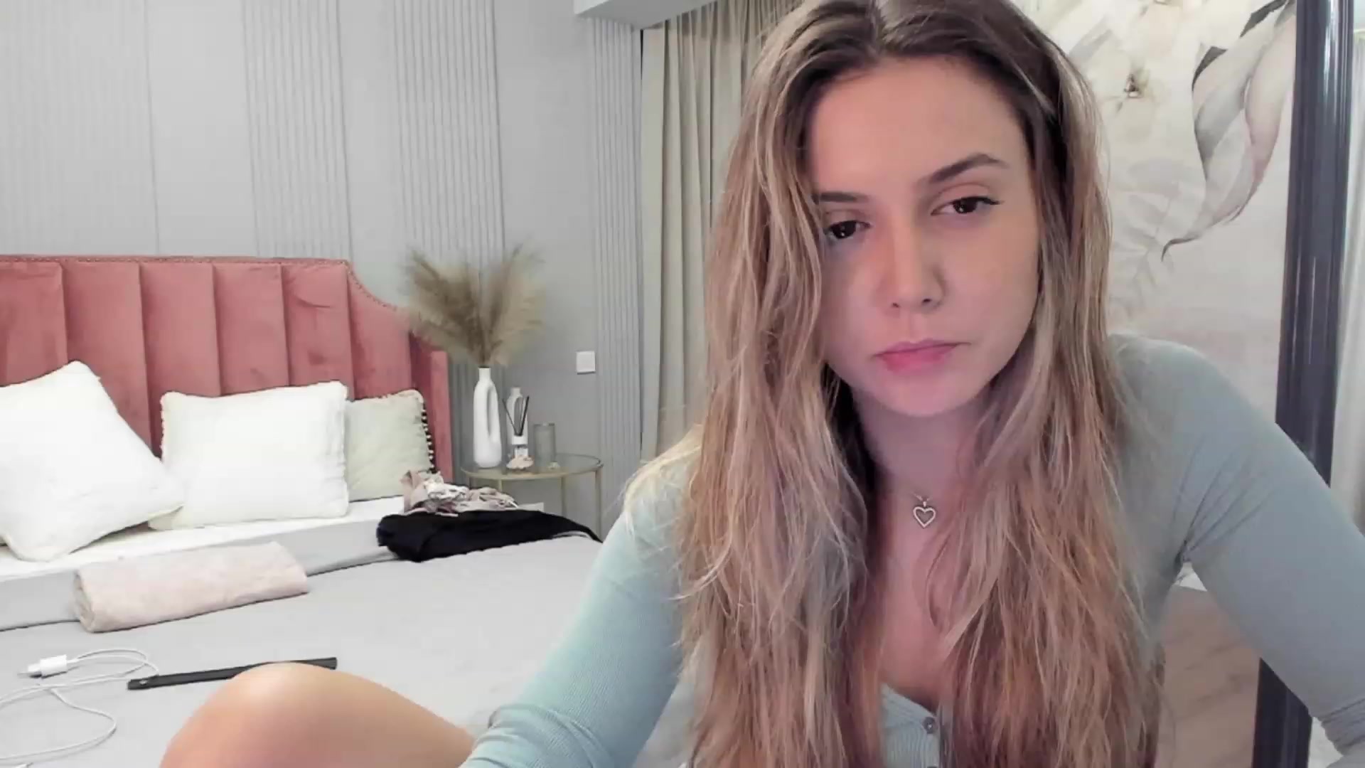 Gallery image thumbnail from NellieCutest's myfreecams stream on, 10/15/2023, 19:58 image 1 of 20