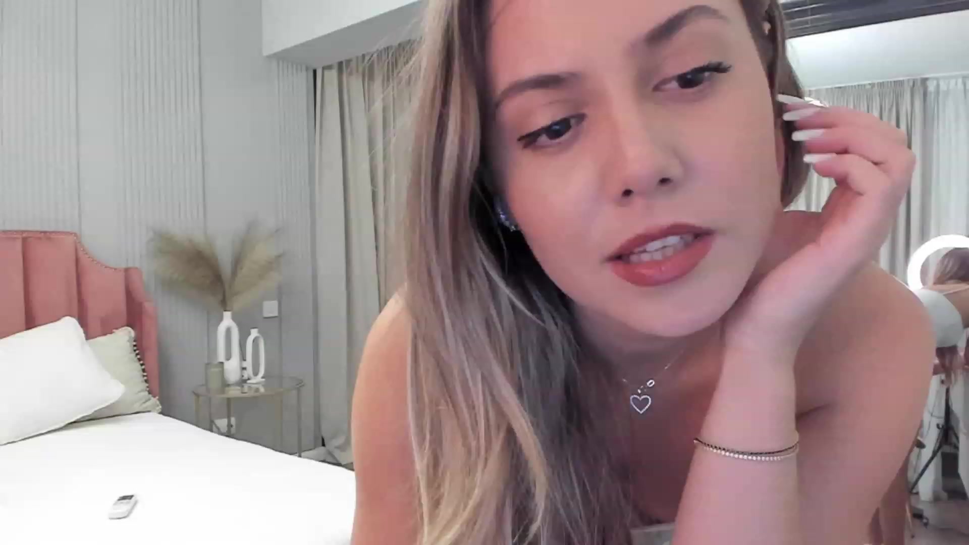 Gallery image thumbnail from NellieCutest's myfreecams stream on, 10/20/2023, 20:41 image 6 of 20